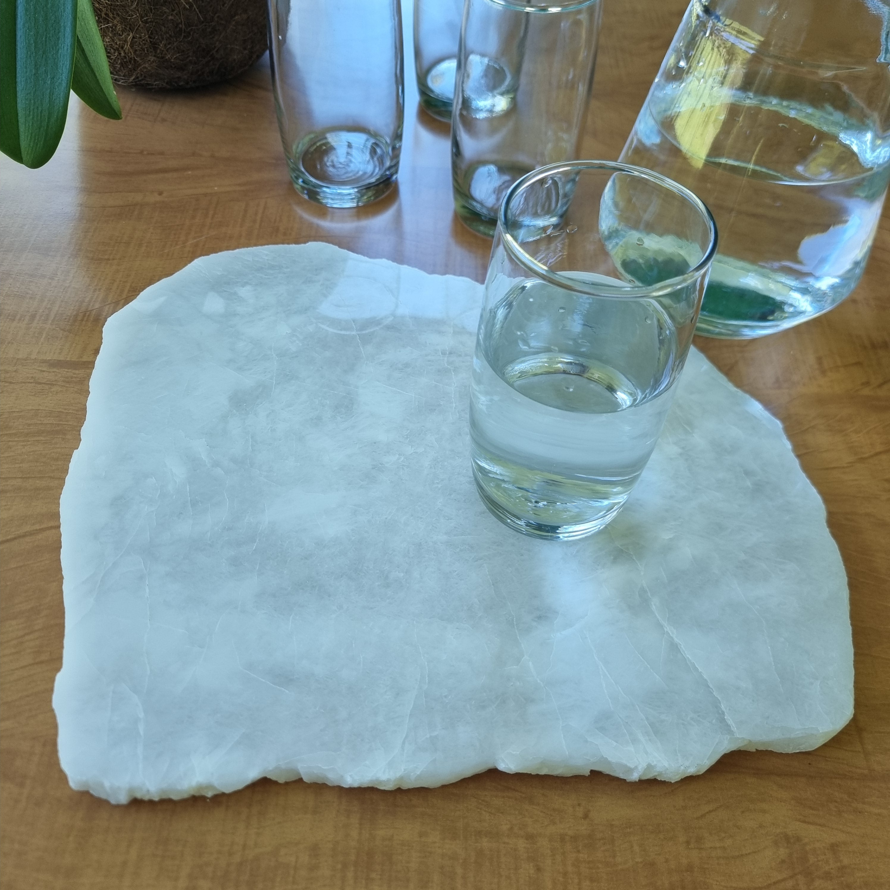 Quartz Trays with NATURAL EDGES size 30 to 35 cm and weighing 3 kg