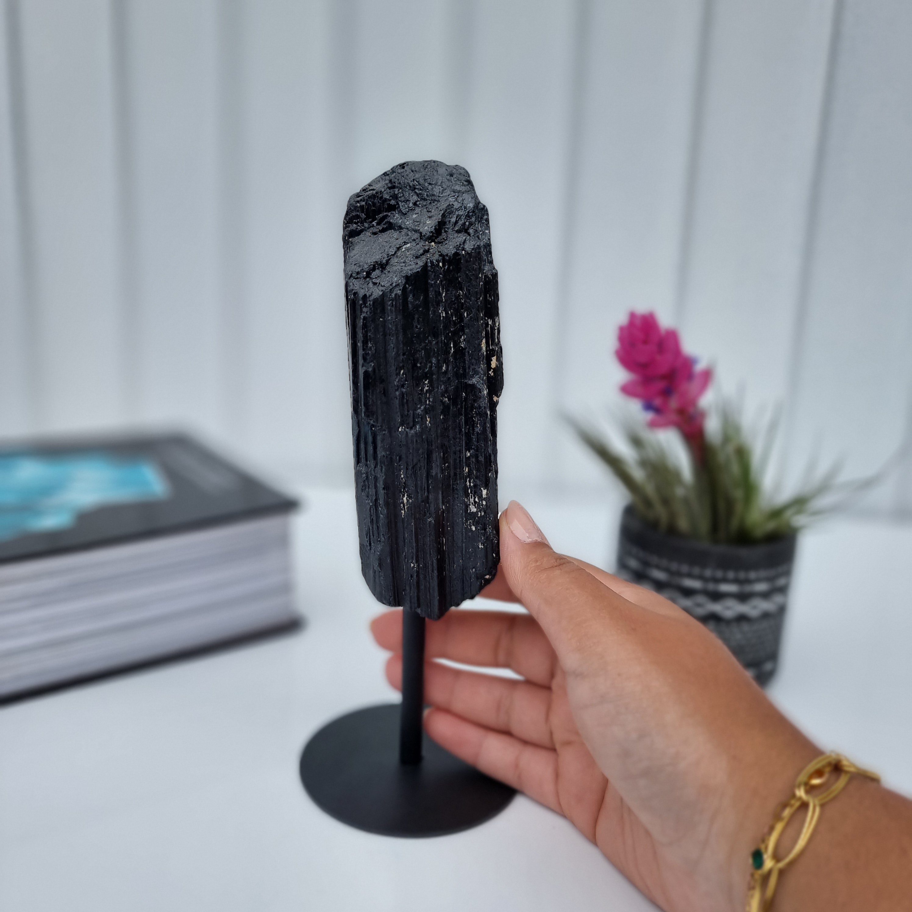 Super Special Natural Black Tourmaline | Weight 1.00 Kg, Height 20 cm | Energy, Beauty, and Sophistication