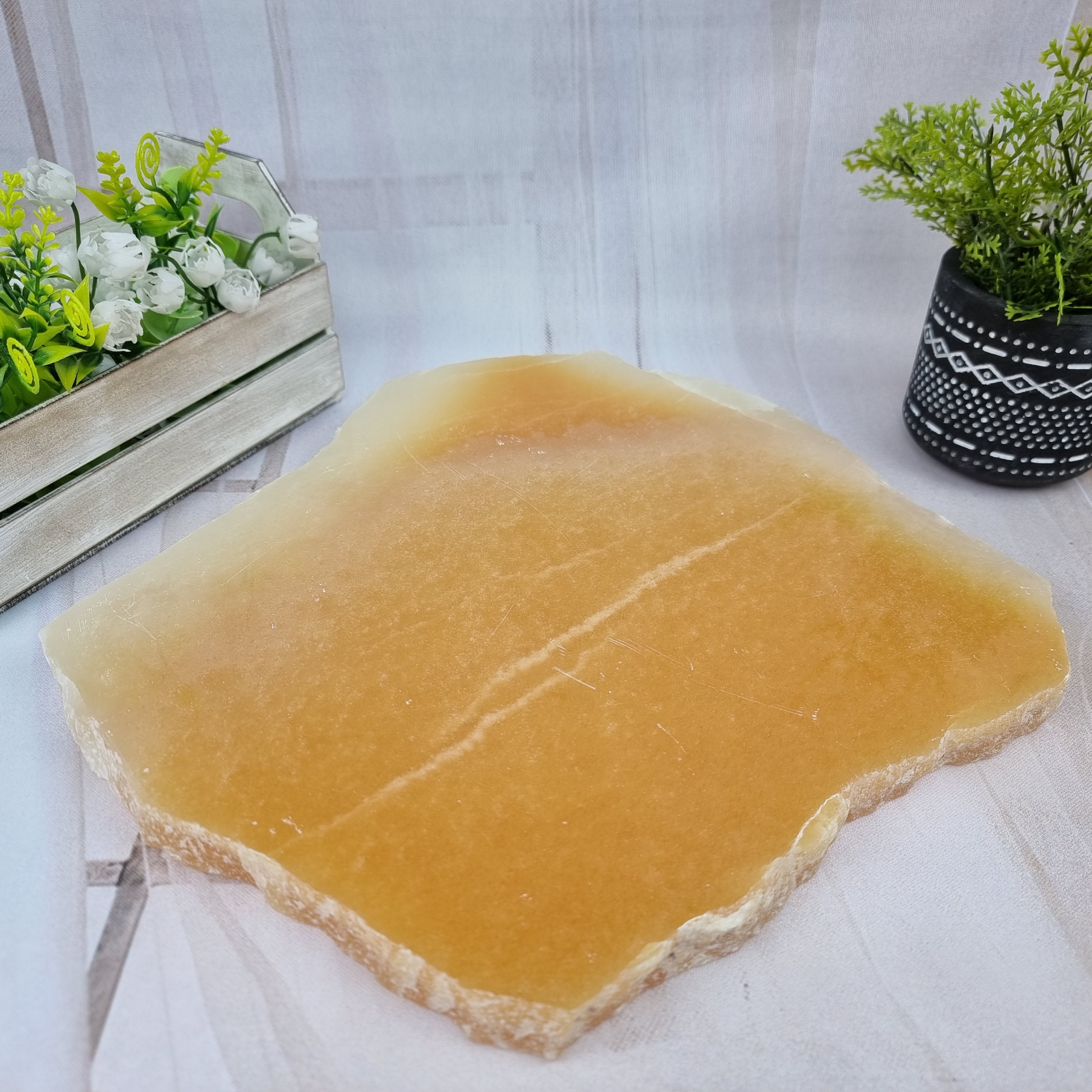 Quartz Trays with NATURAL EDGES size 30 to 35 cm and weighing 3 kg