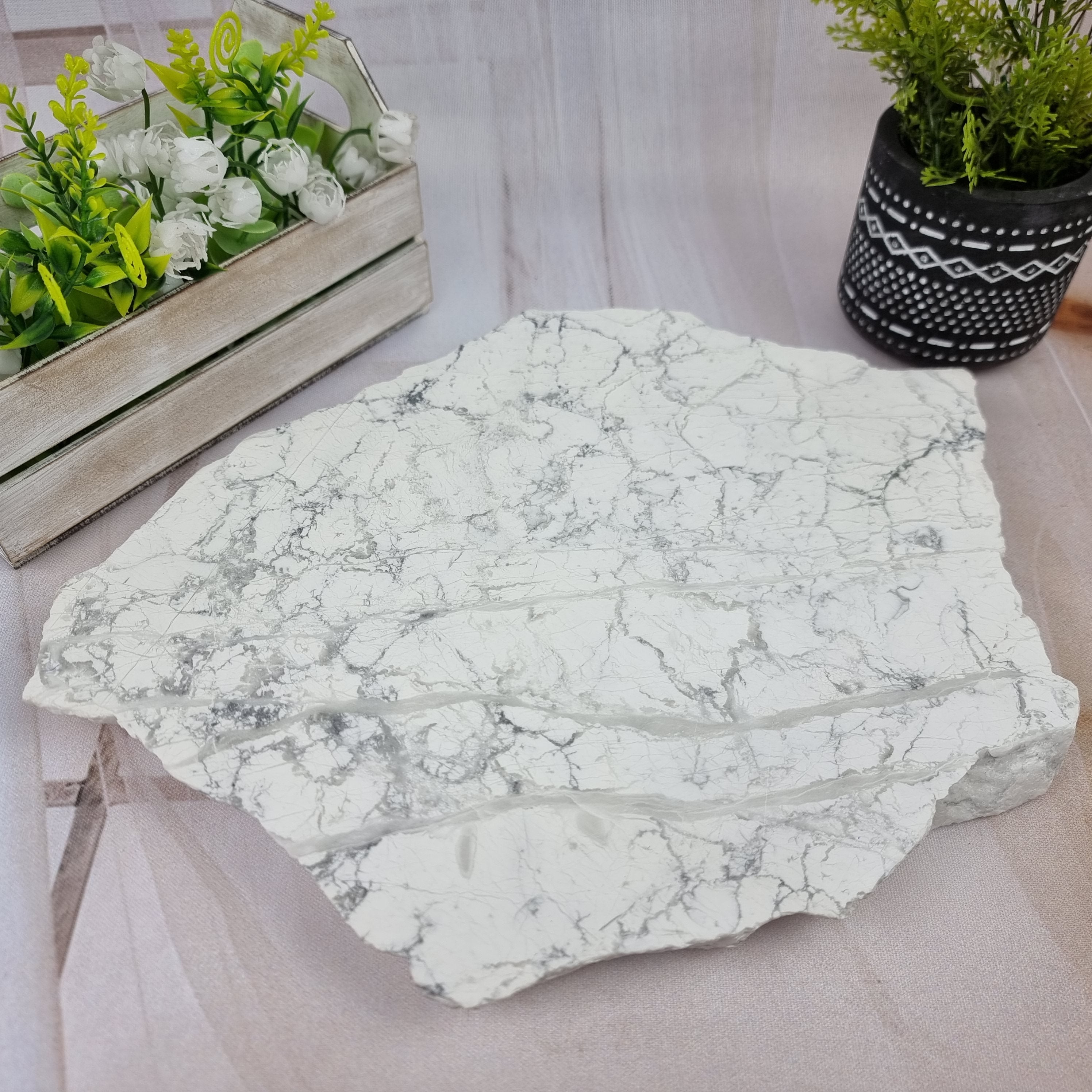 Quartz Trays with NATURAL EDGES size 30 to 35 cm and weighing 3 kg