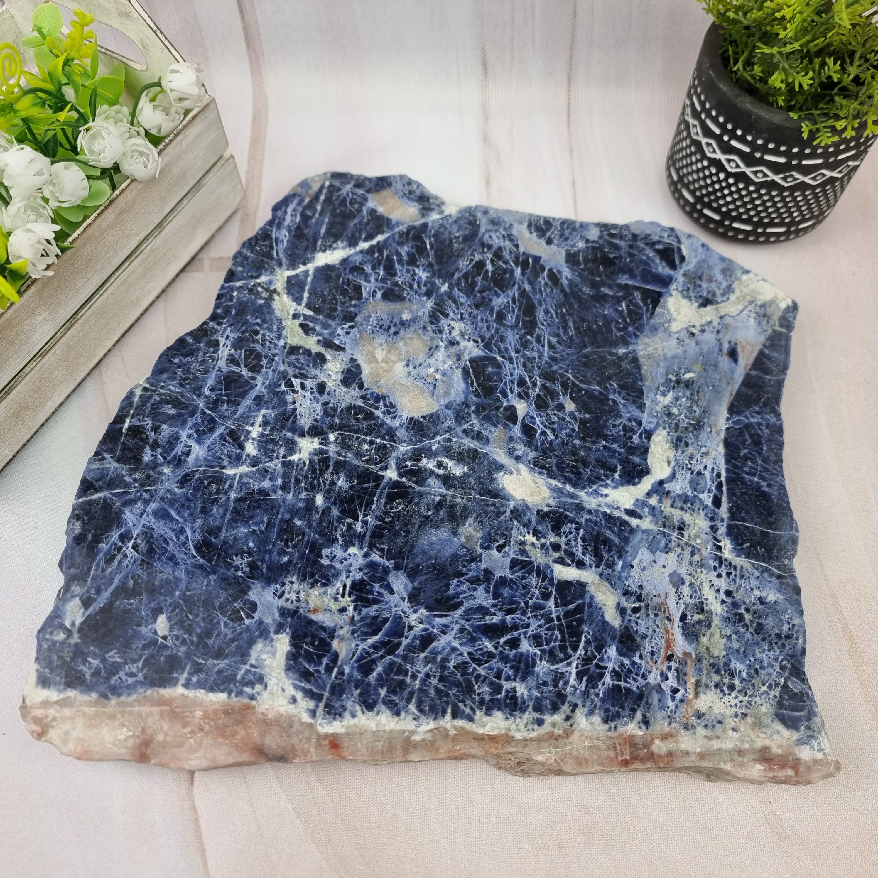 Quartz Trays with NATURAL EDGES size 30 to 35 cm and weighing 3 kg