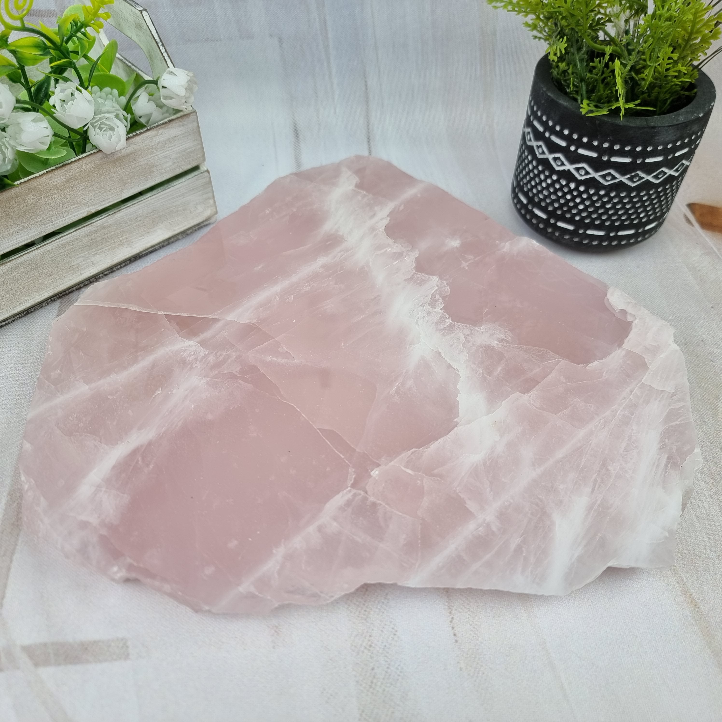 Quartz Trays with NATURAL EDGES size 30 to 35 cm and weighing 3 kg