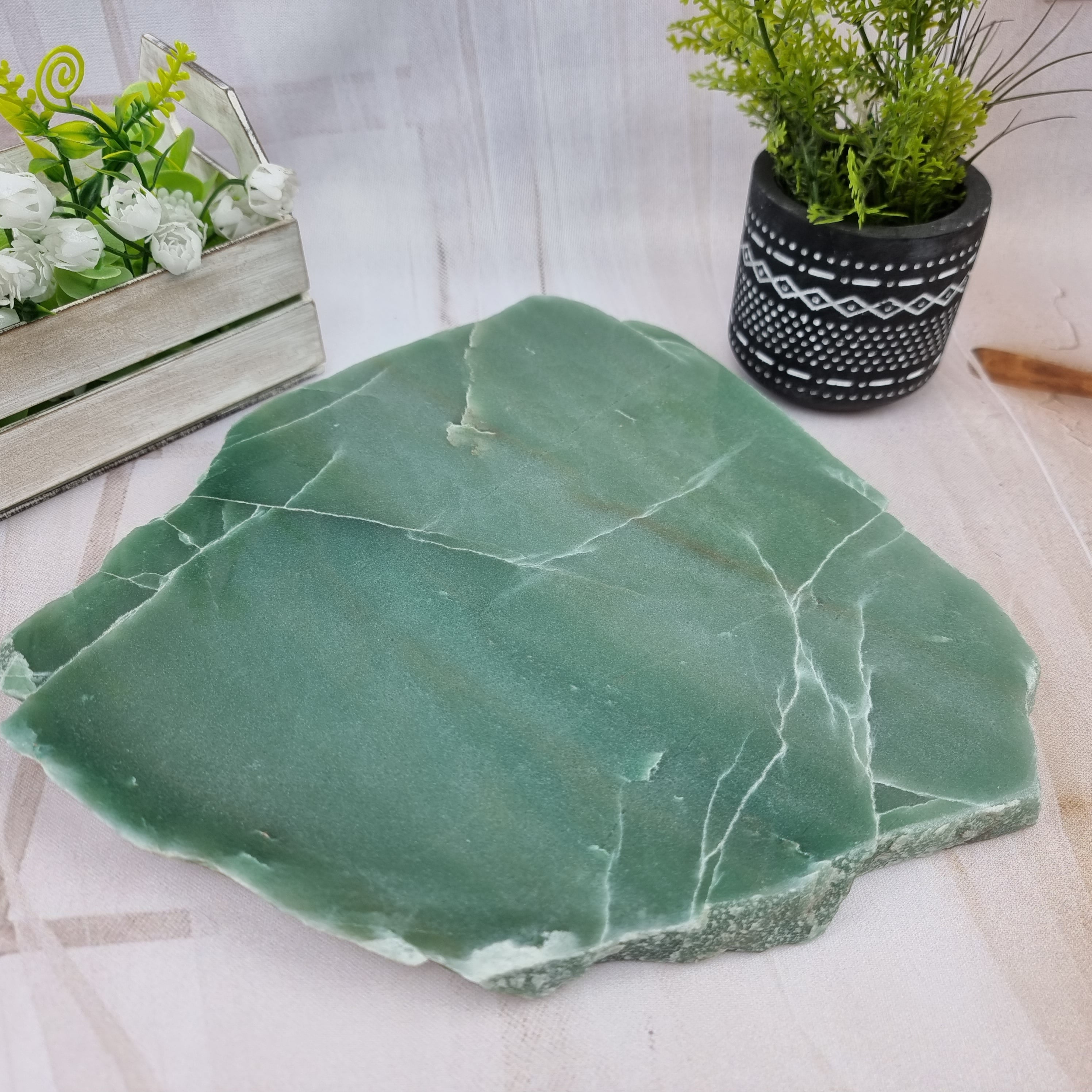 Quartz Trays with NATURAL EDGES size 30 to 35 cm and weighing 3 kg