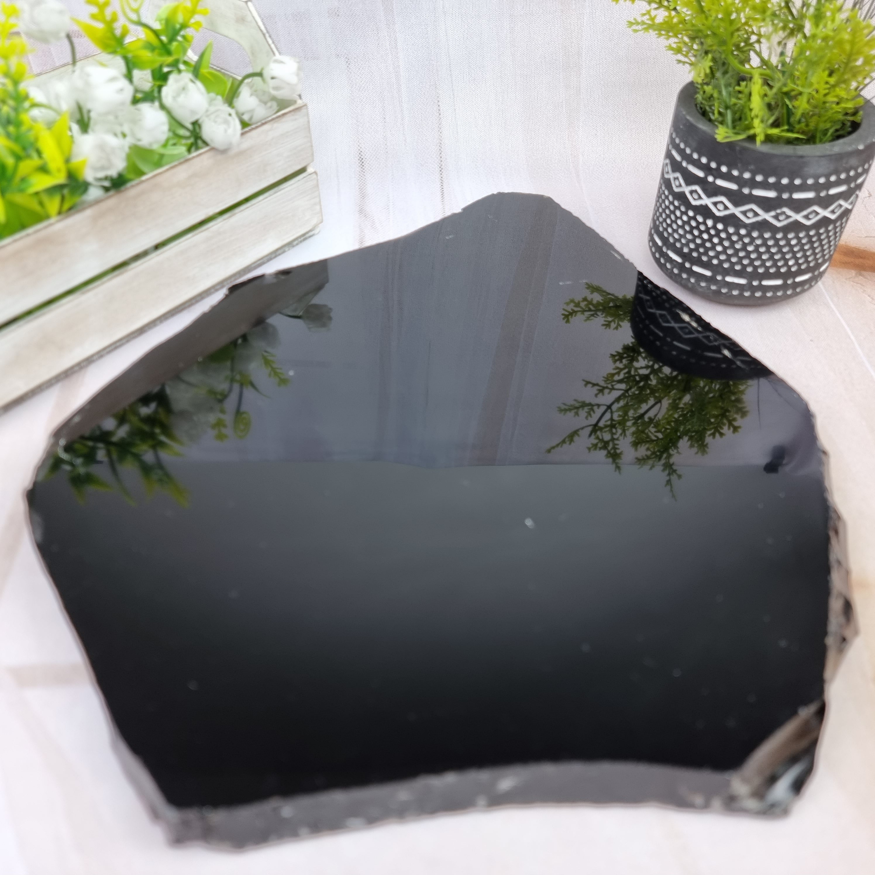 Quartz Trays with NATURAL EDGES size 30 to 35 cm and weighing 3 kg