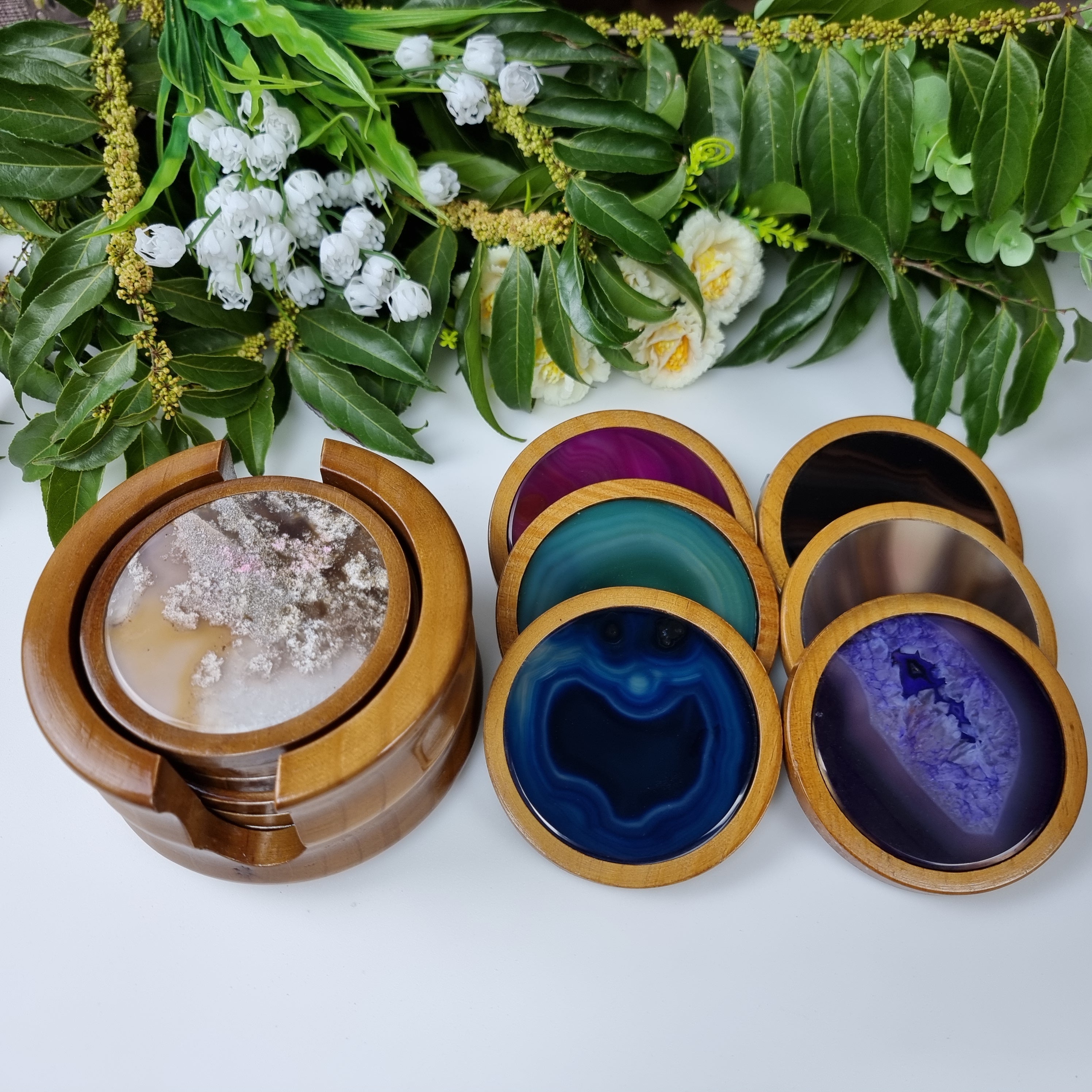Agate Coasters SPECIAL KIT with wooden base, 6 units, natural stones, 1.60 Kg