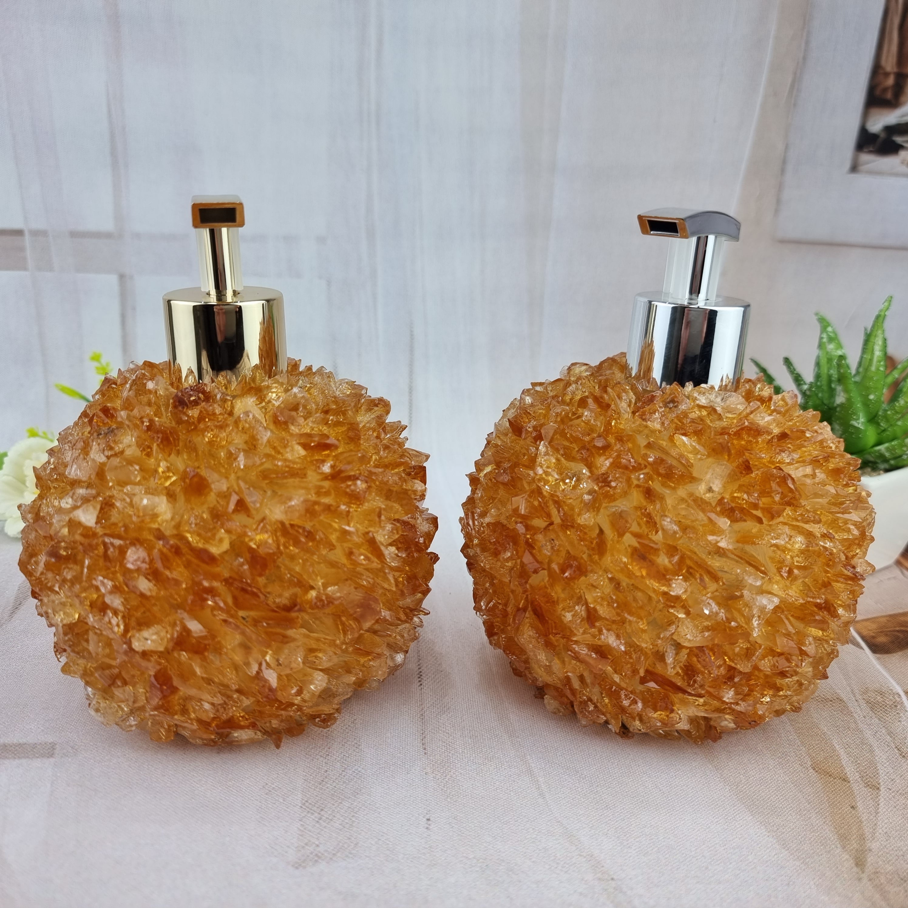 Jabonera de CITRINO con Cristales | Altura 15 cm | Boquilla Dorada y Plateada | Energía, Belleza y Sofisticación