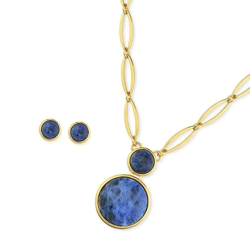 Conjunto de collar y pendientes bañados en oro