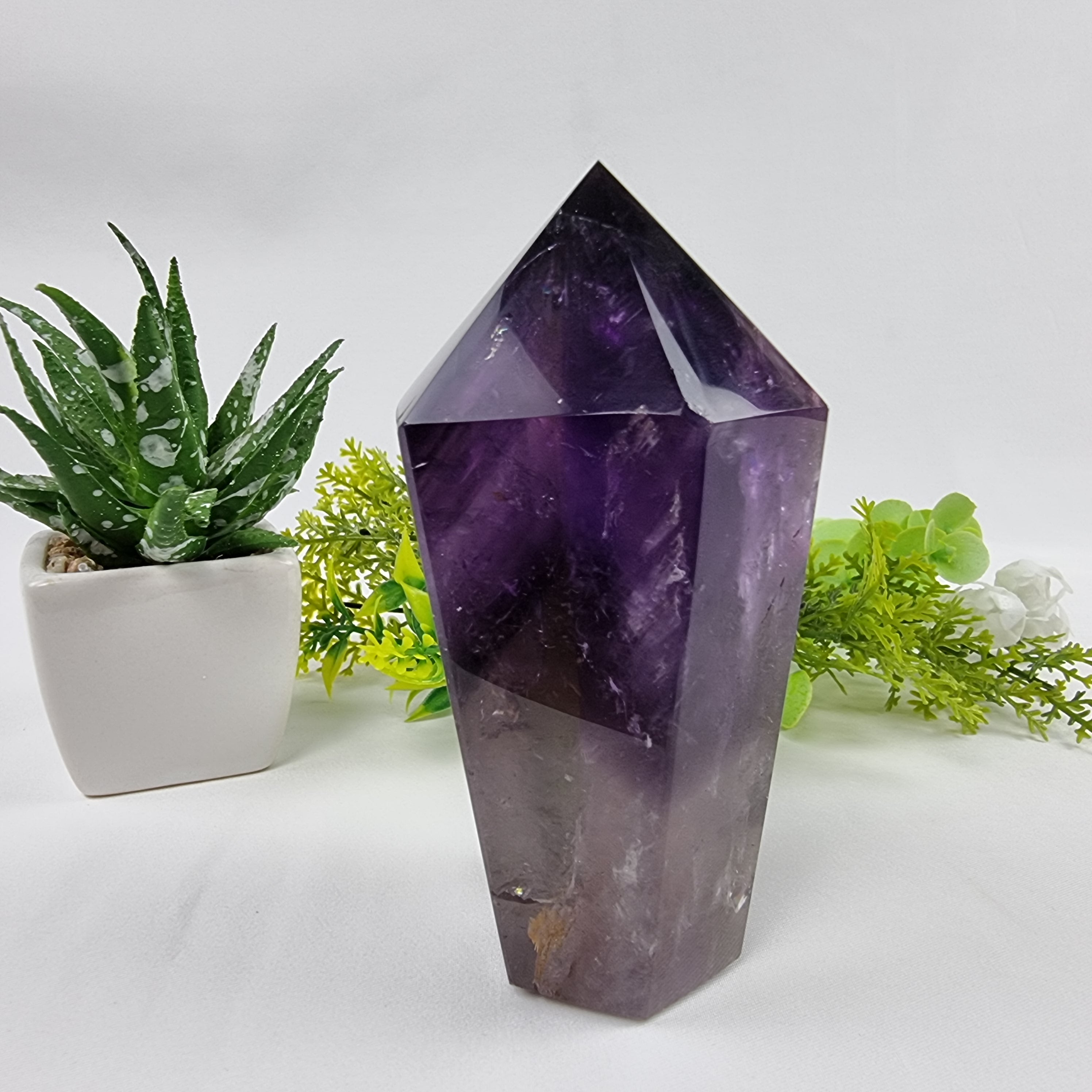 Punta de Amatista con 12 cm de alto | 1 Pieza, 0,220 kg | Energía, Belleza y Sofisticación