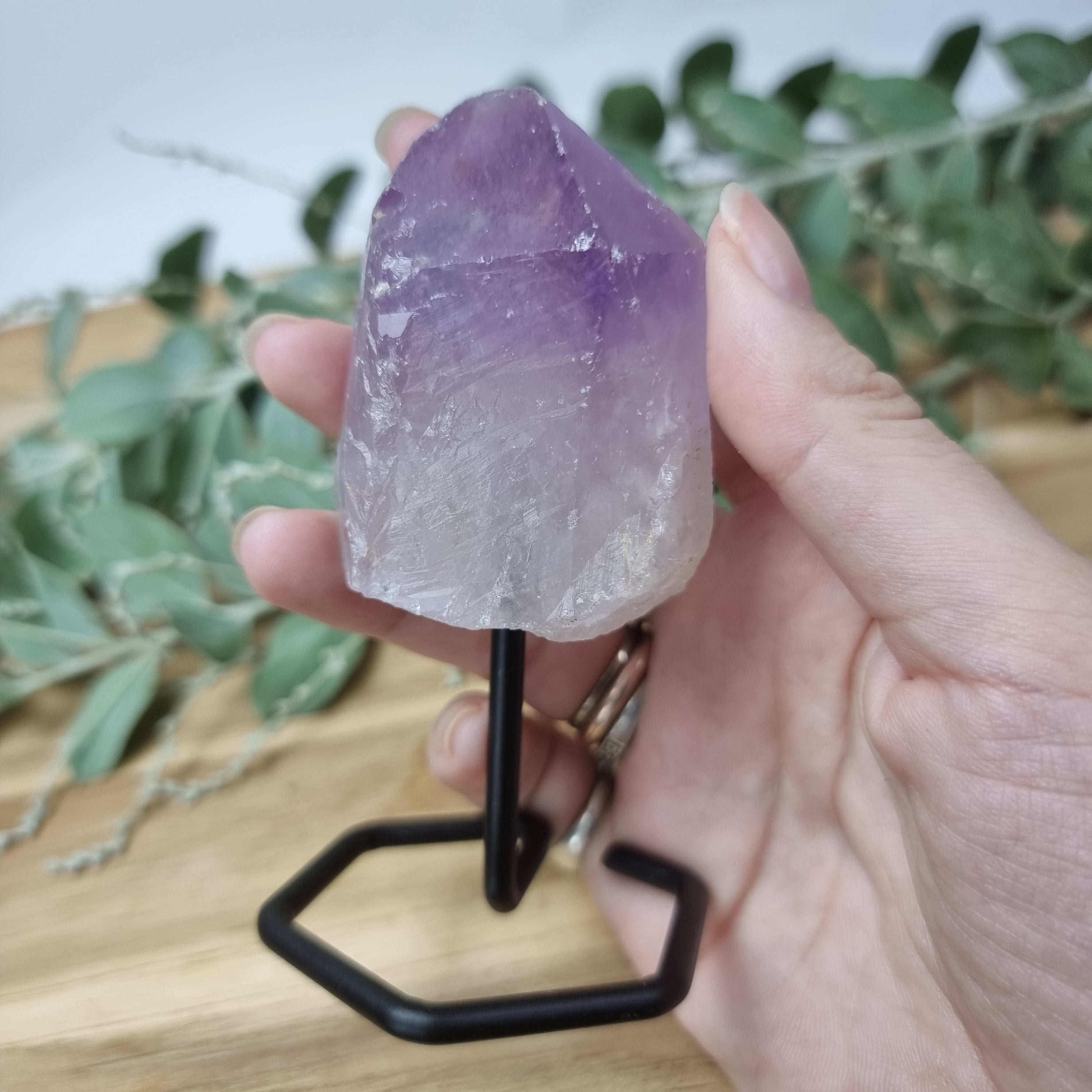 Punta de Amatista con altura de 10 cm | Energía, Belleza y Sofisticación