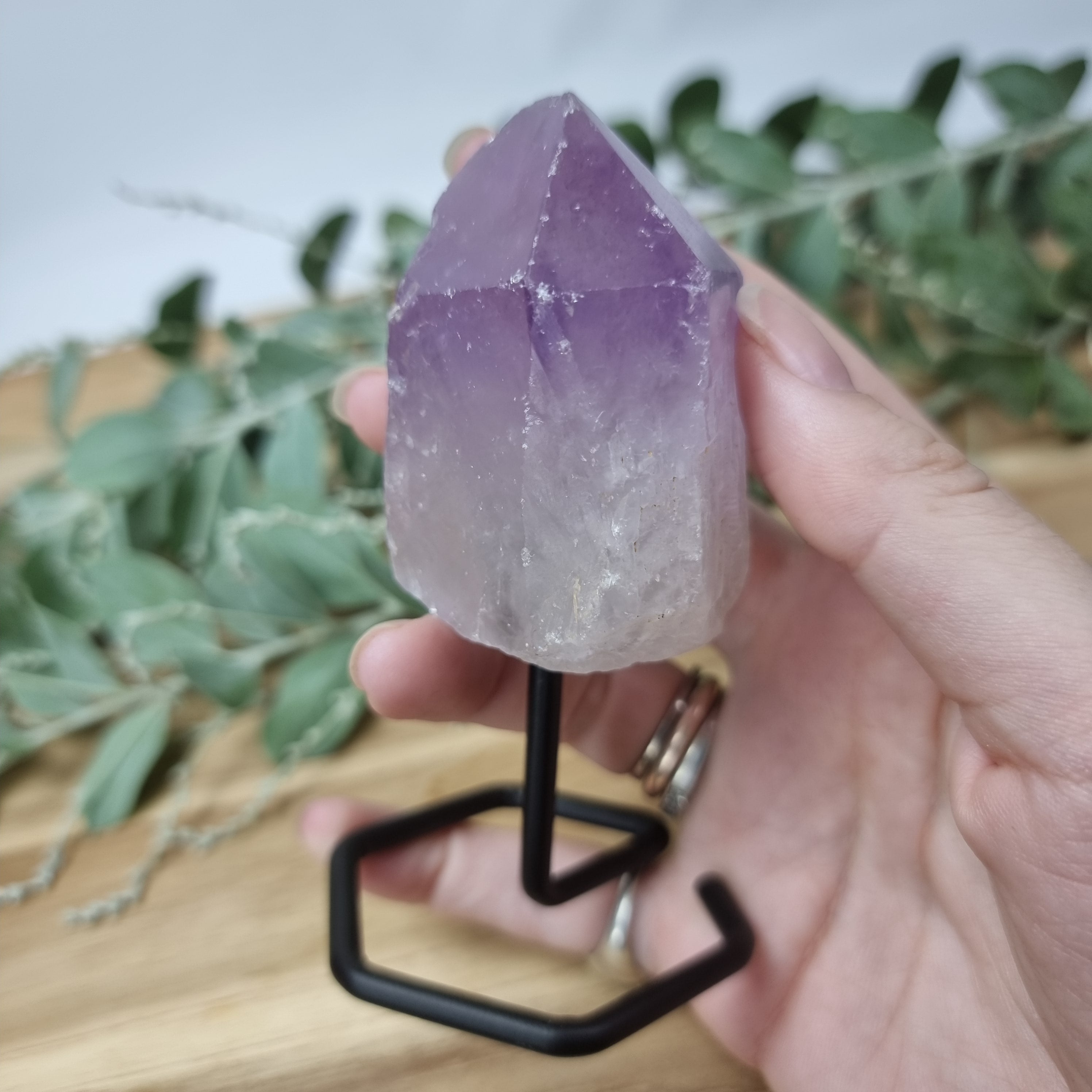 Amethyst Point with 10 cm height | Energy, Beauty, and Sophistication