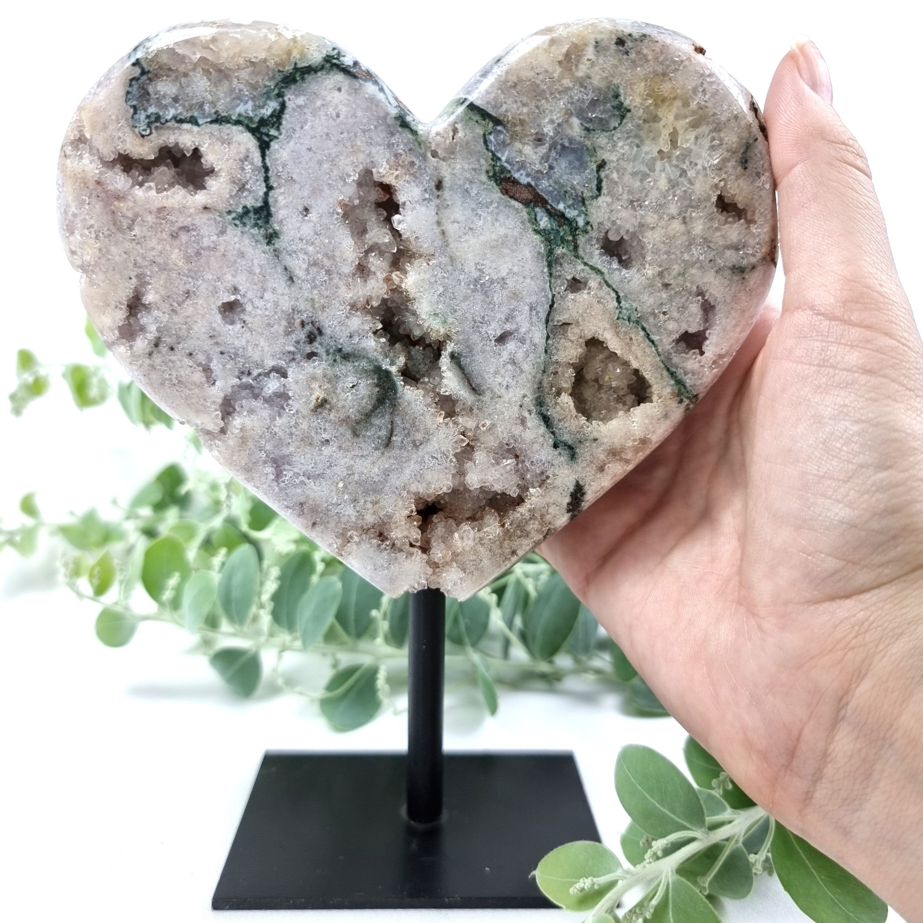 Pink Amethyst Heart | Black iron base | Weight 1.30 kgs, Height 17 cm | Energy, Beauty, and Sophistication