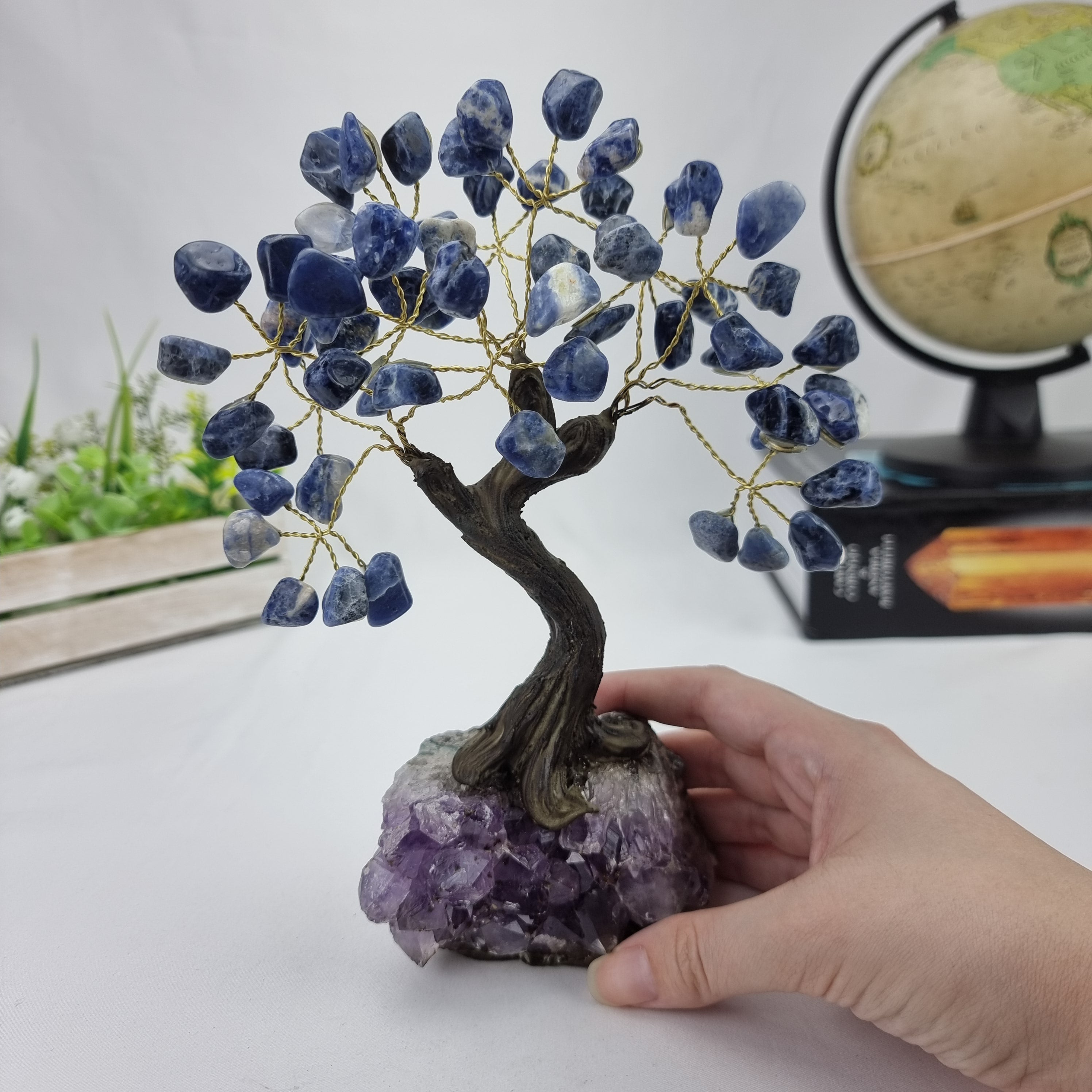 Árbol de SODALITA Natural | 60 Piedras, 12 ramas | Base de Amatista de 15 cm de altura - Pieza Artesanal BR Crystals