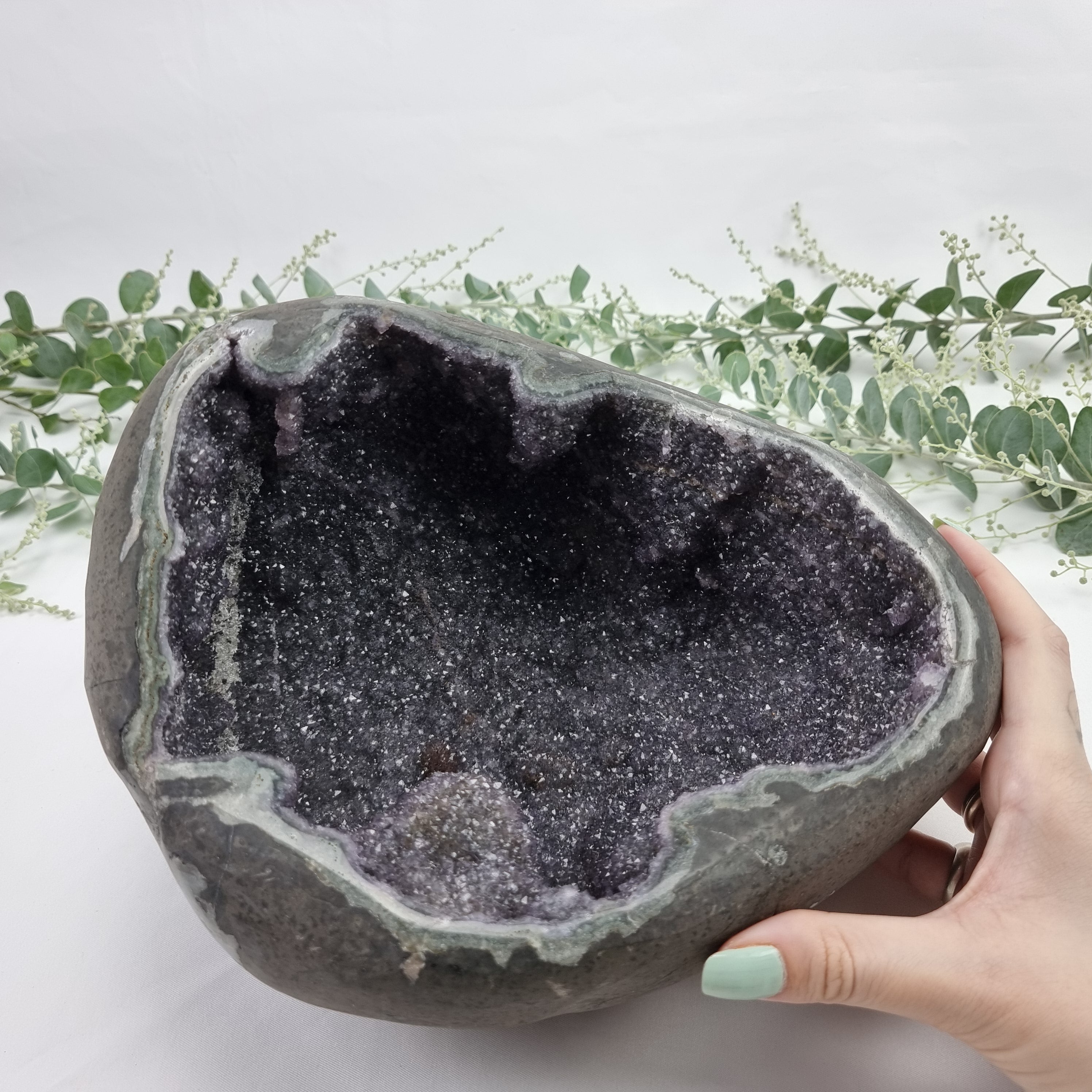 Amatista Especial Forma Drusa | Peso 3,80 kgs | Longitud 25 cm | Energía, Belleza y Sofisticación