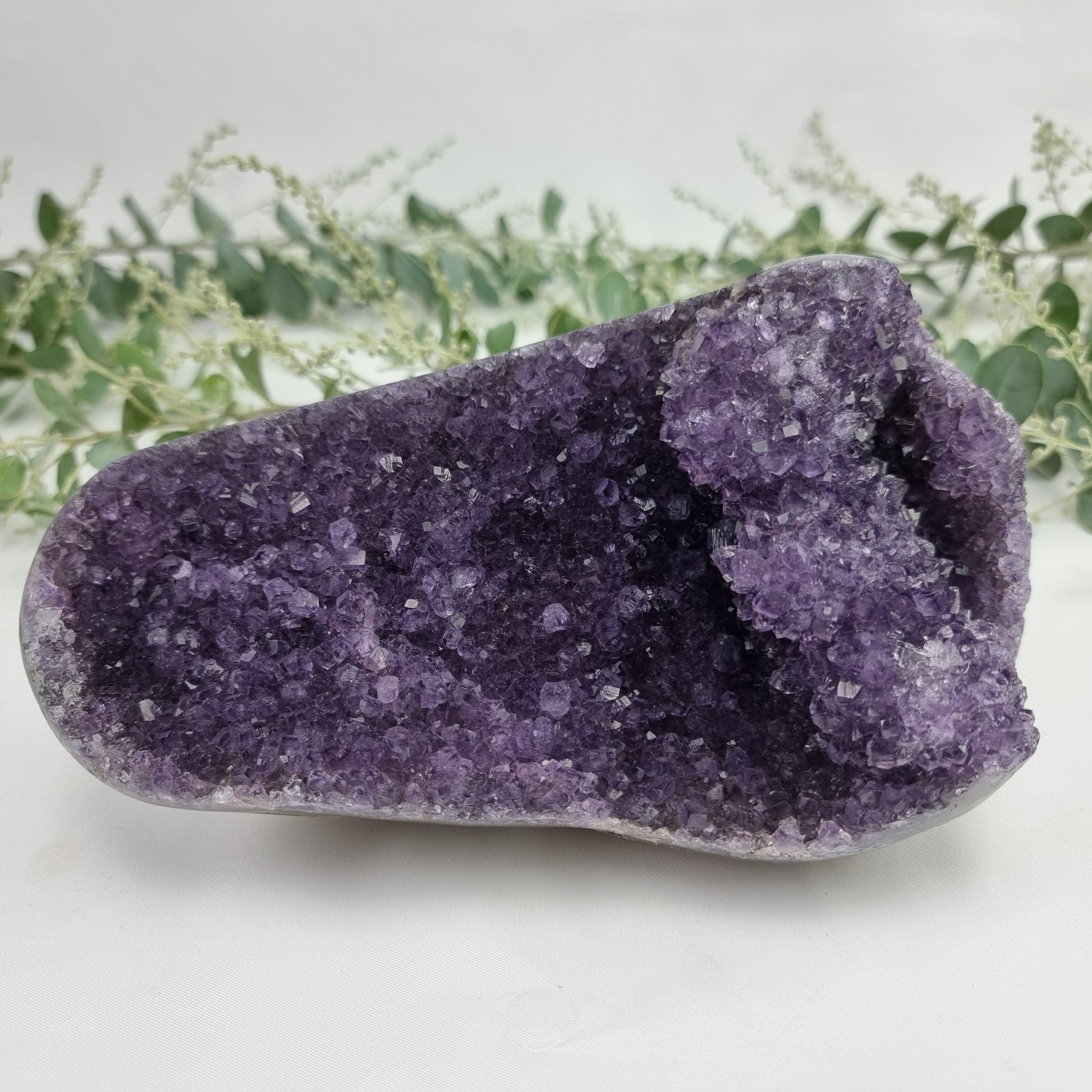 Amatista Especial Forma Drusa | Peso de 2,10 kg | Largo de 20 cm | Energía, Belleza y Sofisticación