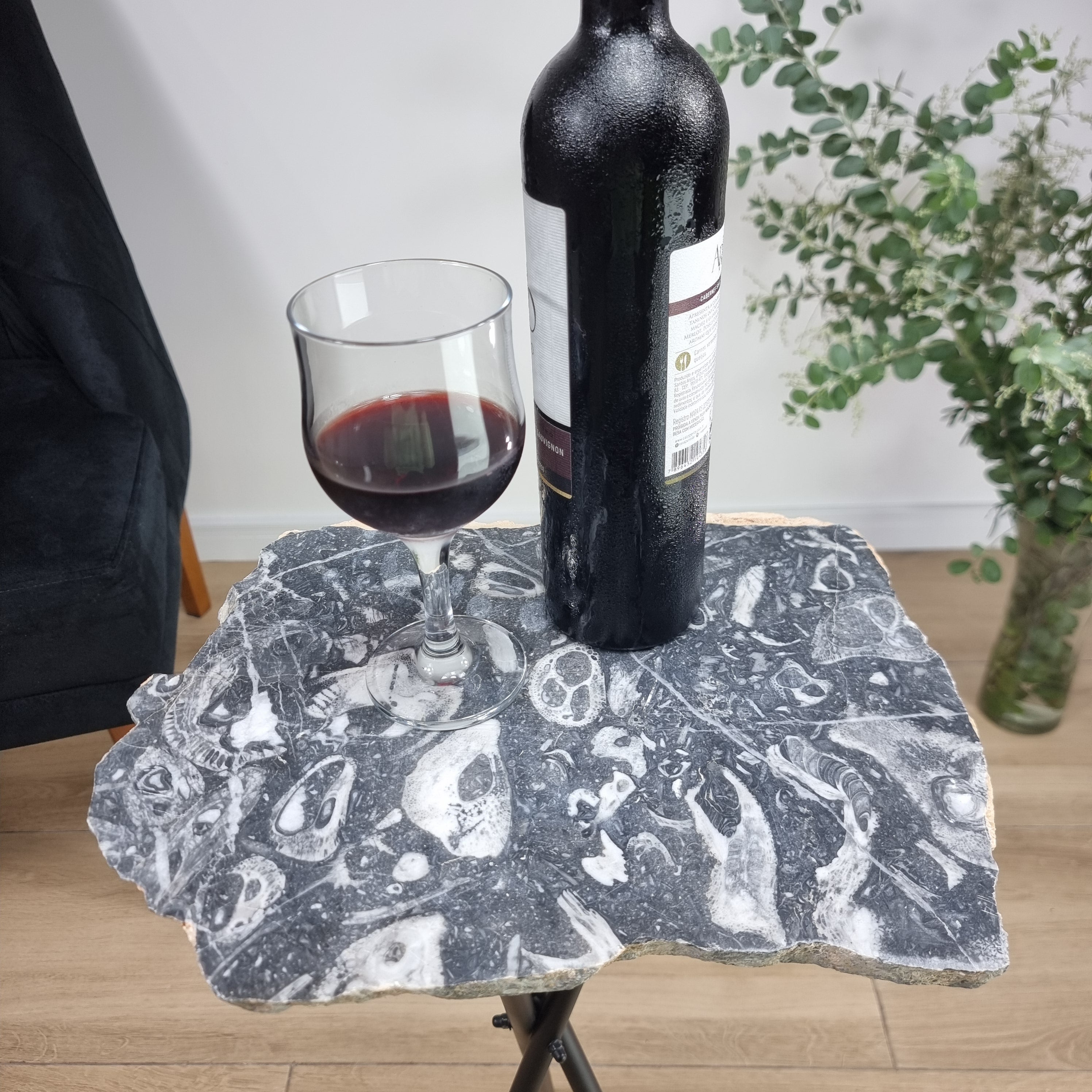 Mesa Lateral de JASPE CALAVERA Natural | Base Trípode Negra | Altura de 60 cm - Pieza Artesanal BR Crystals