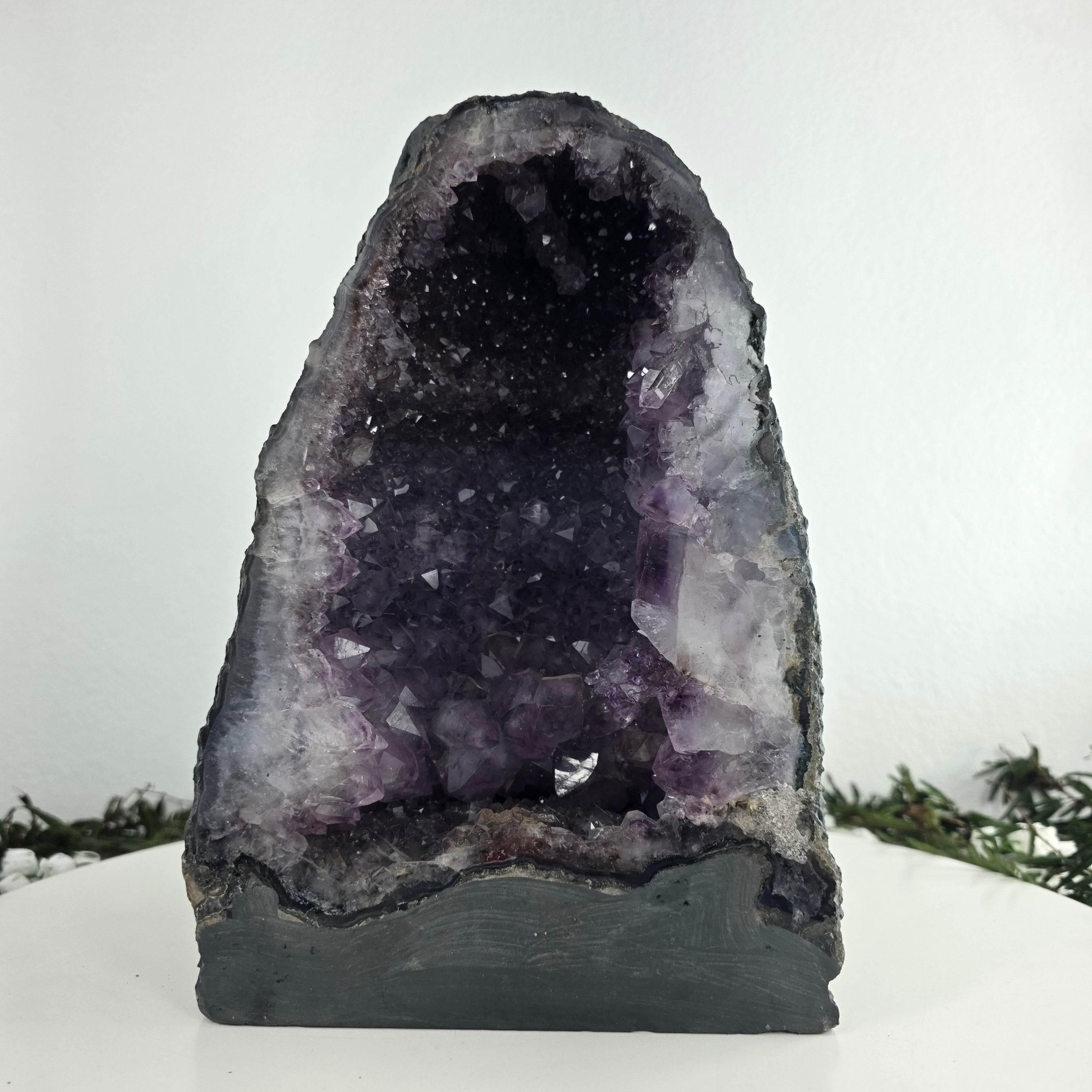 Capilla de Amatista en Bruto Drusa - Geoda de Amatista 5,40 Kgs, Energía, Belleza y Sofisticación