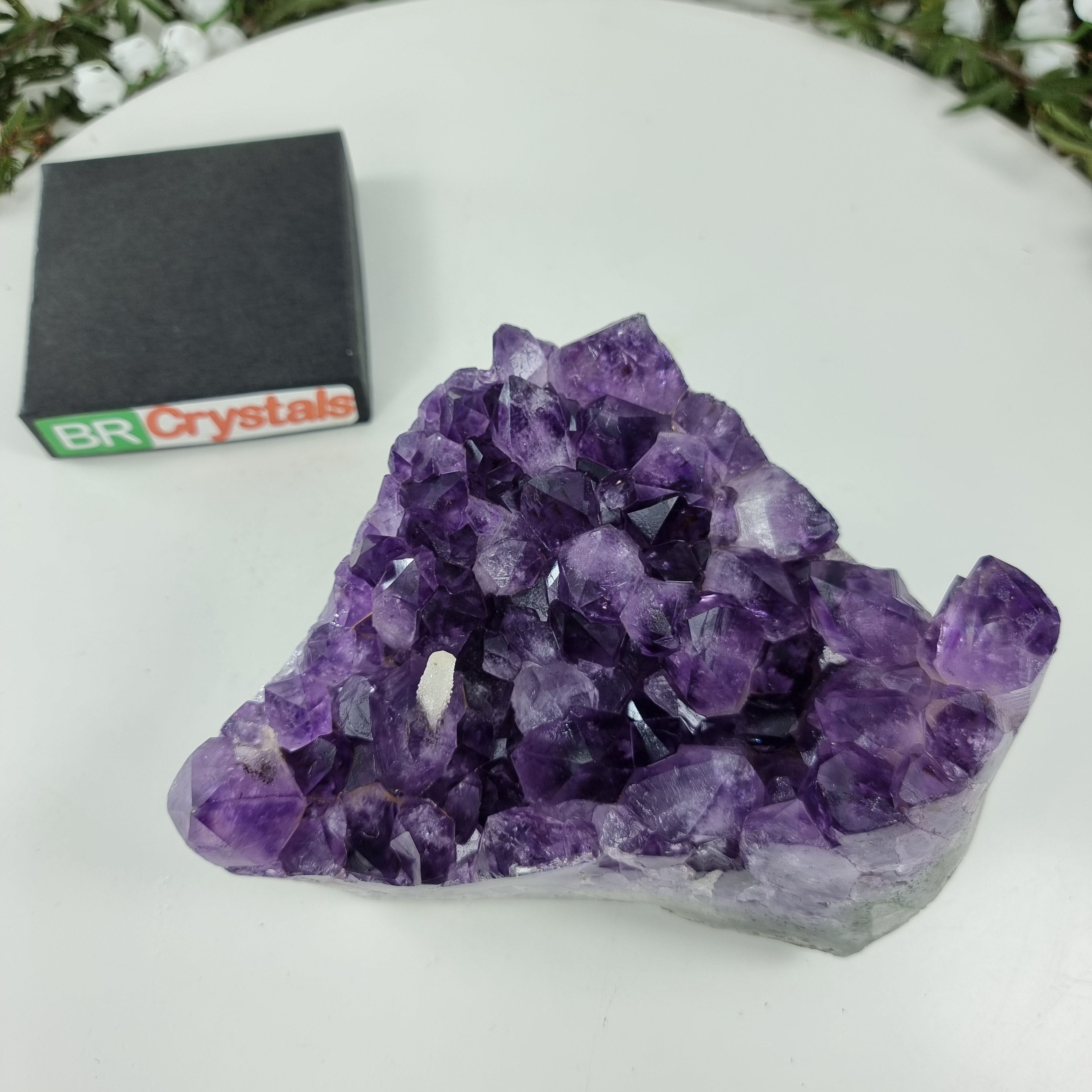 Drusa de Amatista con Cristales Violetas de 1,678 Kgs, Energía, Belleza y Sofisticación