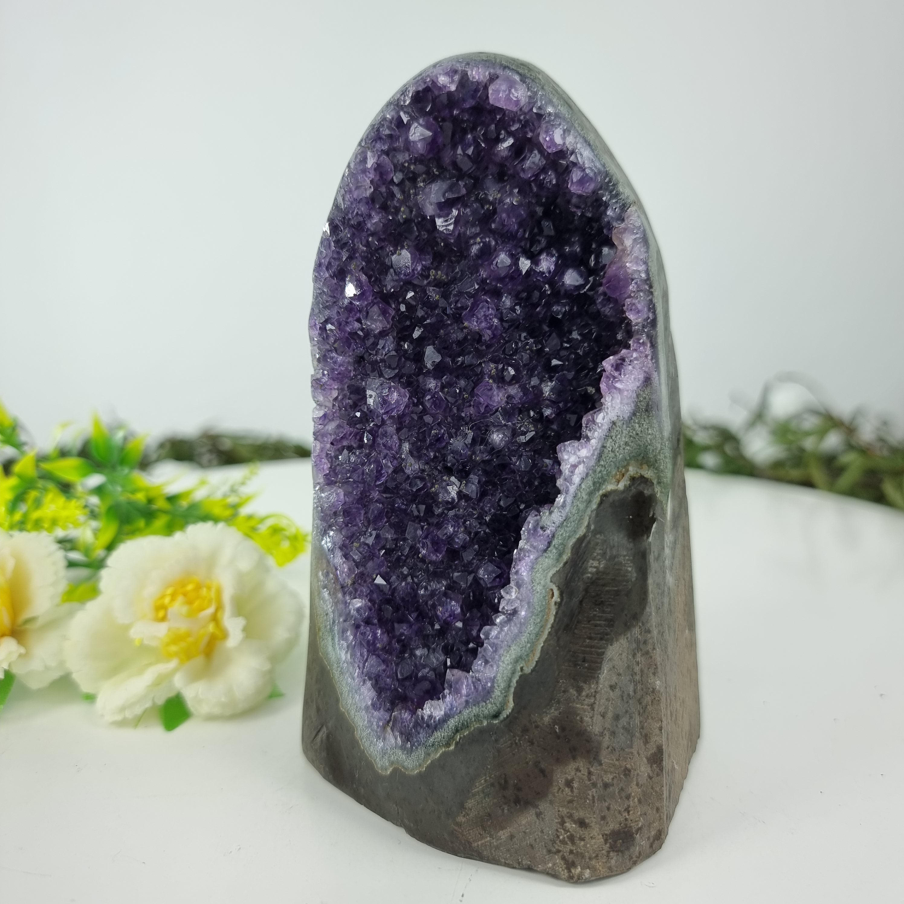 Amethyst Druse with Special Crystals weighing 0.80 Kg, Energy, Beauty, and Sophistication