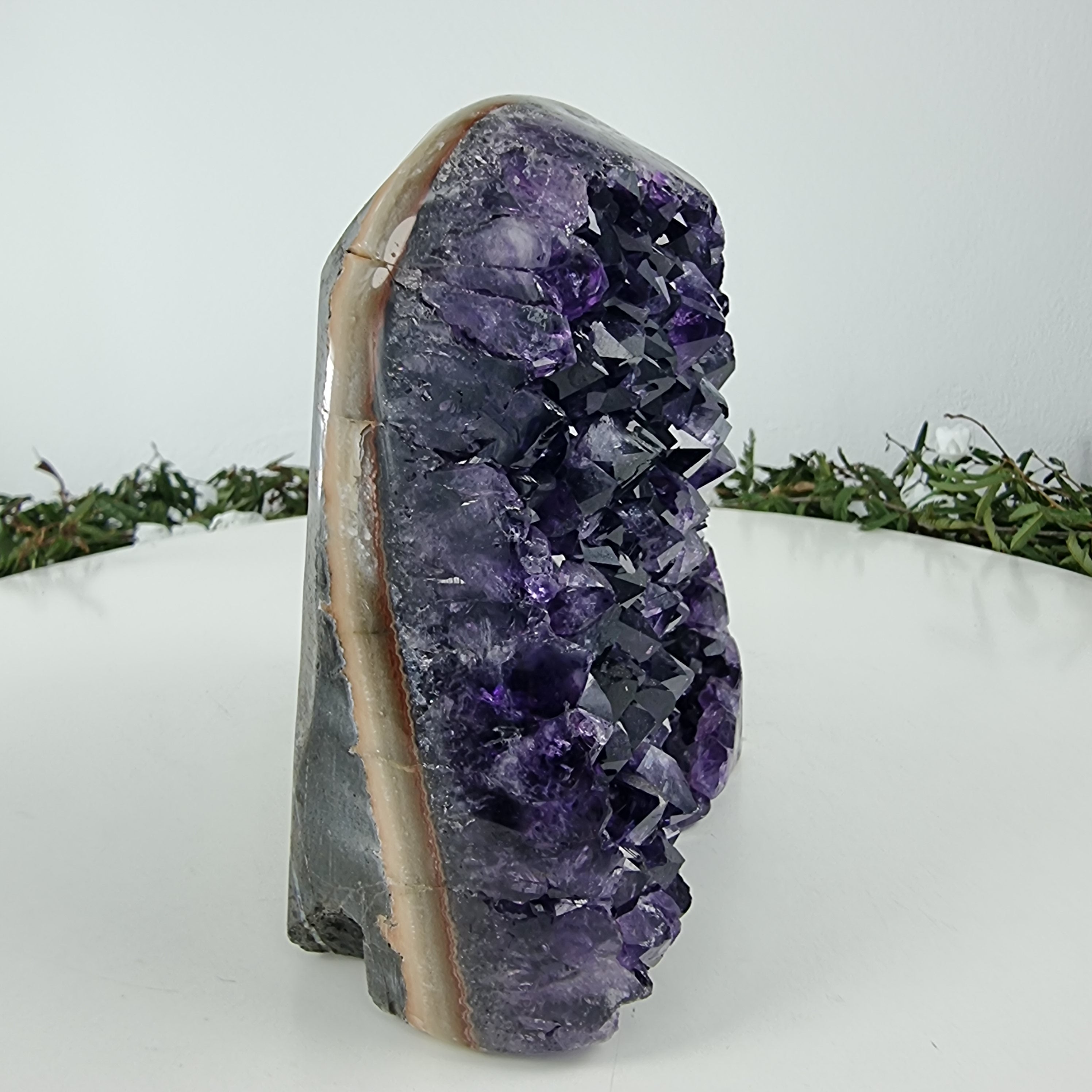 Amatista Drusa con Cristales Especiales, peso 1,72 kg, Energía, Belleza y Sofisticación