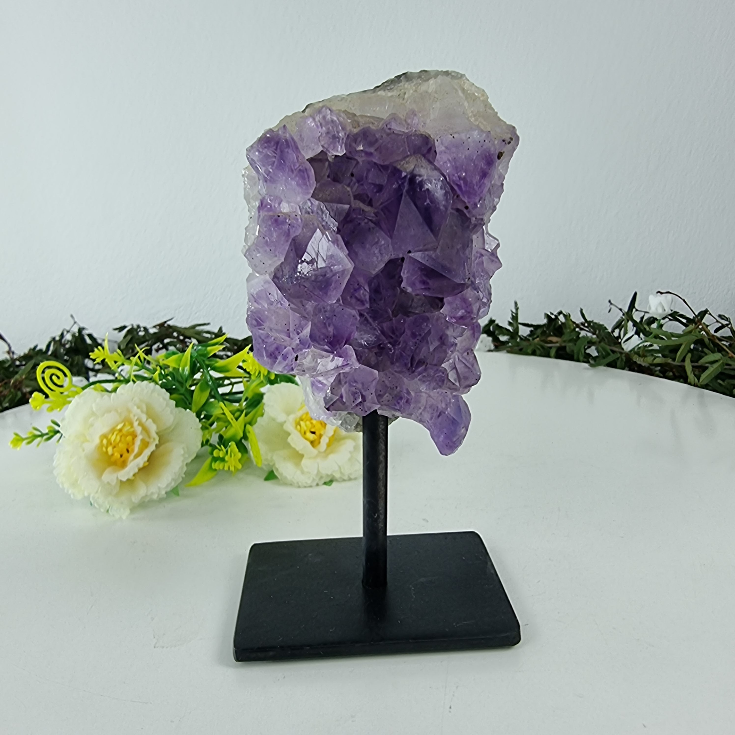 Drusa de Amatista Pequeña | Base de Hierro Negra | 1 Unidad, Tamaño 15 cm | Energía, Belleza y Sofisticación
