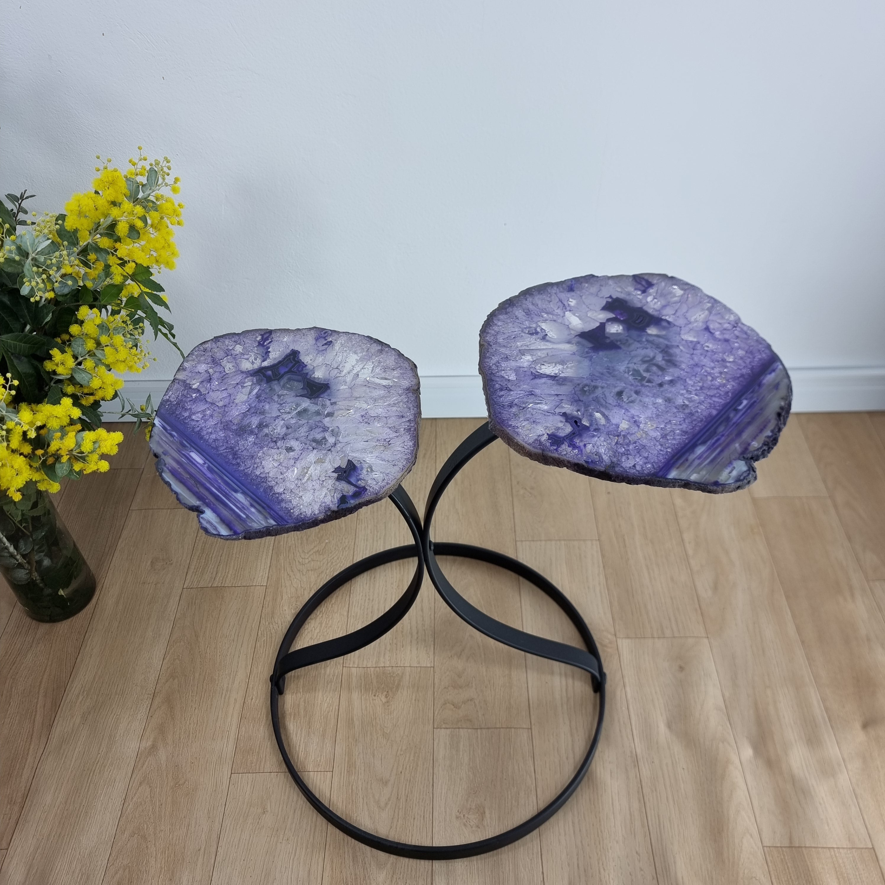 Mesa Lateral (PAR) de ÁGATAS Lilas con Baño | Base de Hierro Negro | Altura de 50 cm - Pieza Artesanal BR Crystals