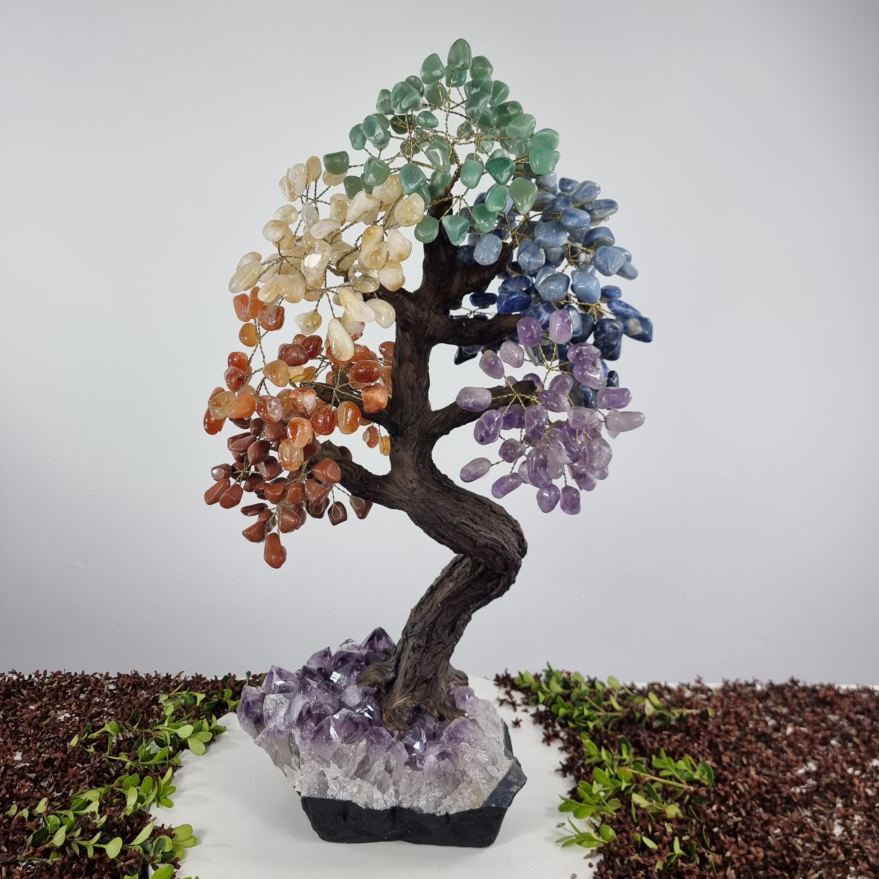 Árbol de 7 CHAKRAS Arco Iris Natural | 720 Piedras, 120 ramas | Base de Amatista Súper Especial con 60 cm de altura - Pieza Artesanal BR Crystals