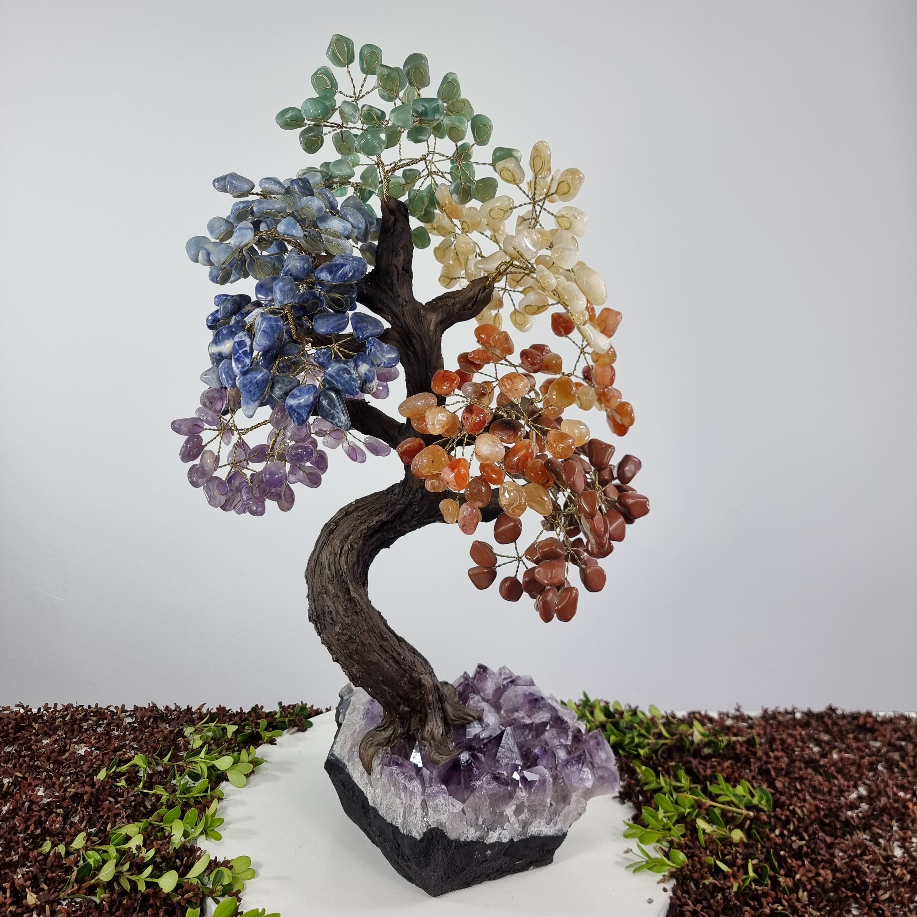 Árbol de 7 CHAKRAS Arco Iris Natural | 720 Piedras, 120 ramas | Base de Amatista Súper Especial con 60 cm de altura - Pieza Artesanal BR Crystals