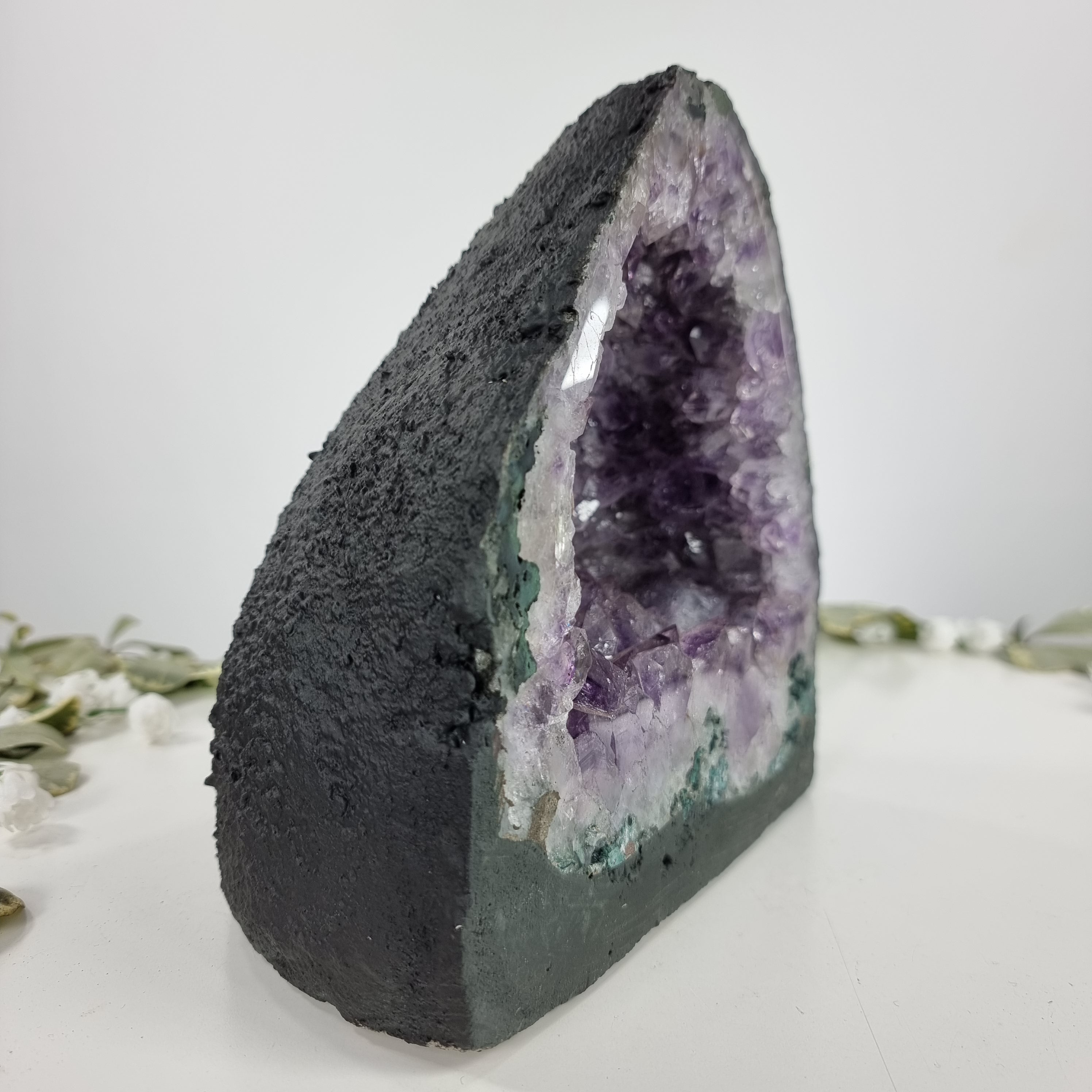 Capilla de Amatista en Bruto Drusa - Geoda de Amatista 3,25 Kgs, Energía, Belleza y Sofisticación