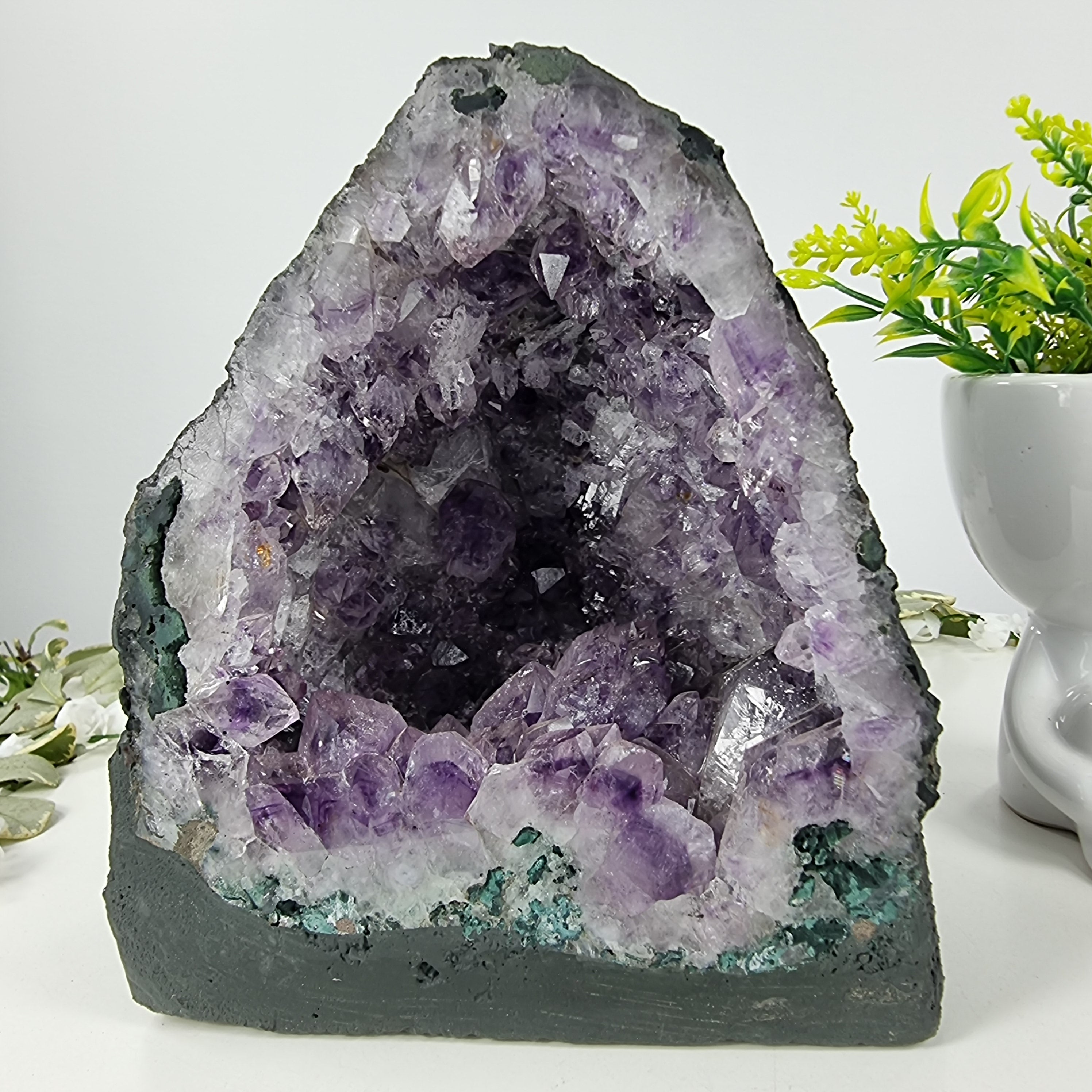 Capilla de Amatista en Bruto Drusa - Geoda de Amatista 3,25 Kgs, Energía, Belleza y Sofisticación