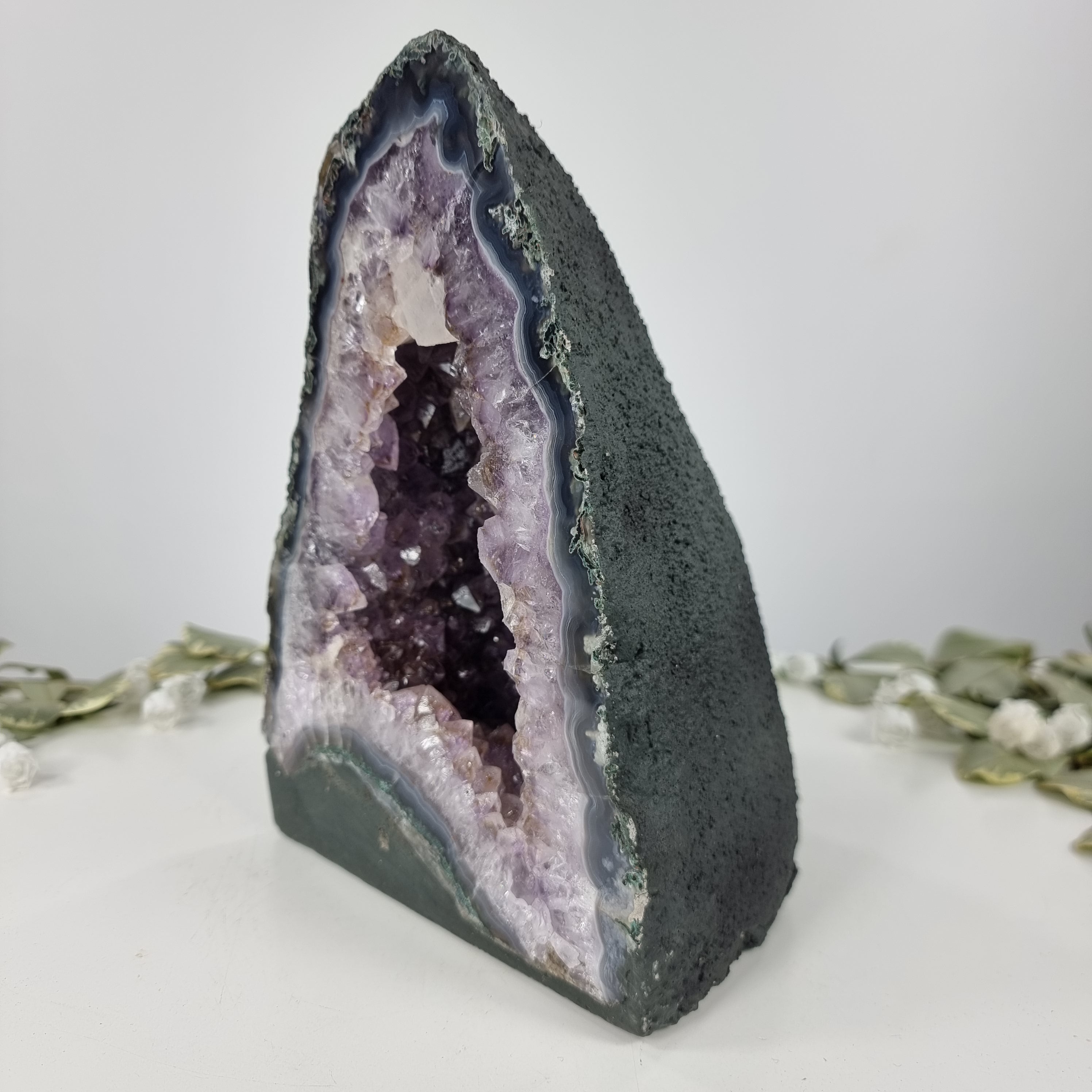 Capilla de Amatista Bruta Drusa - Geoda de Amatista 3,85 Kgs, Energía, Belleza y Sofisticación