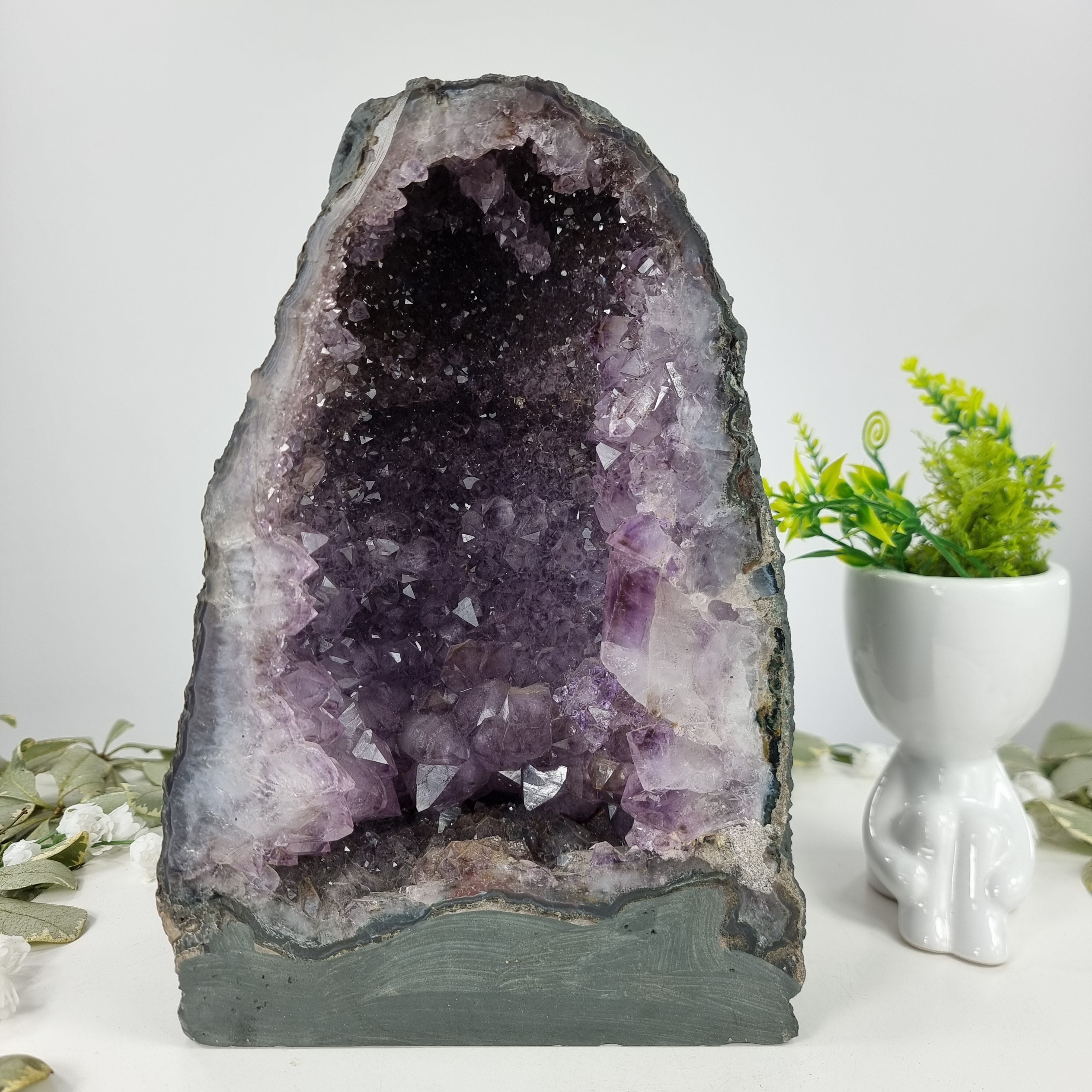 Capilla de Amatista en Bruto Drusa - Geoda de Amatista 5,40 Kgs, Energía, Belleza y Sofisticación