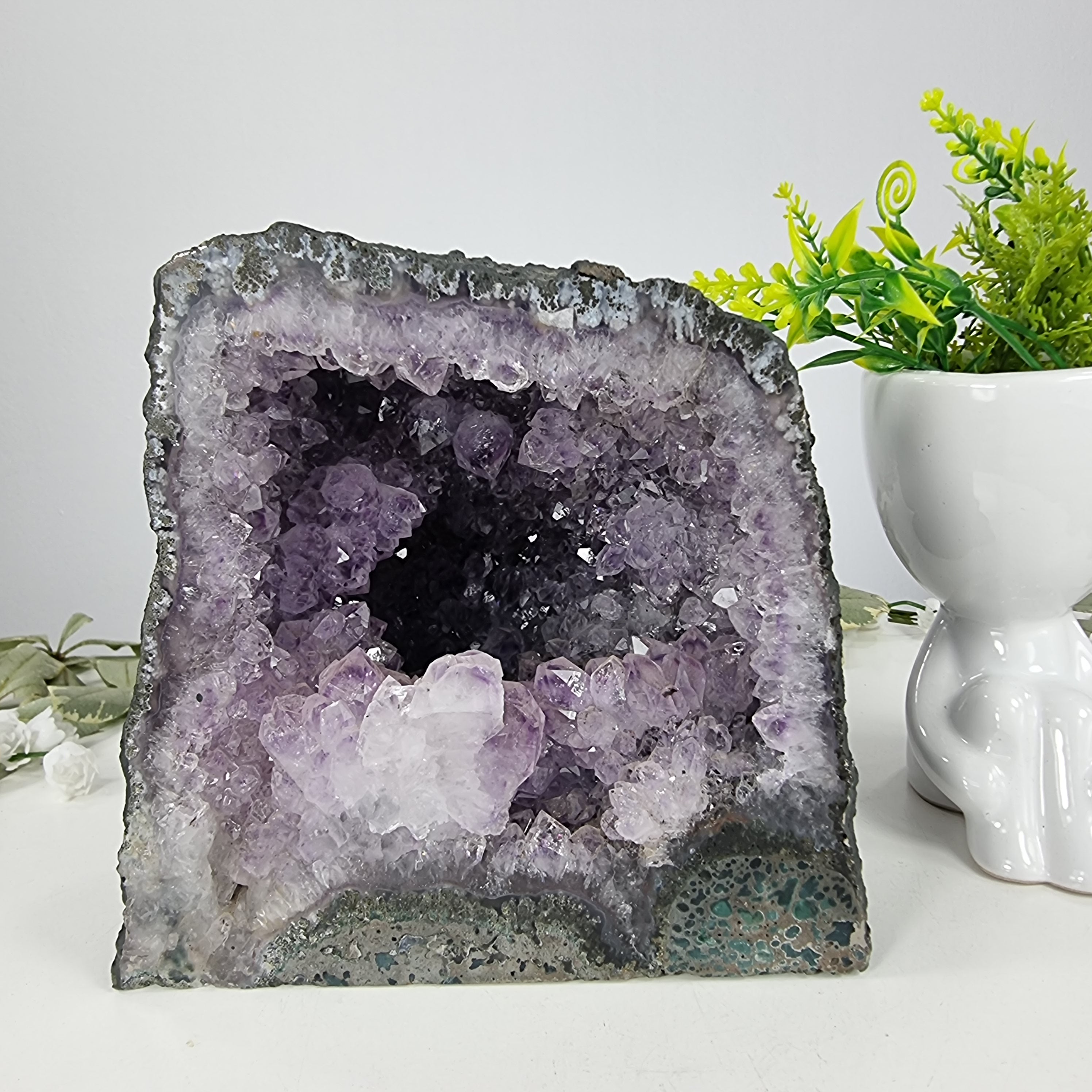 Capilla de Amatista Bruta Drusa - Geoda de Amatista 3,08 Kgs, Energía, Belleza y Sofisticación