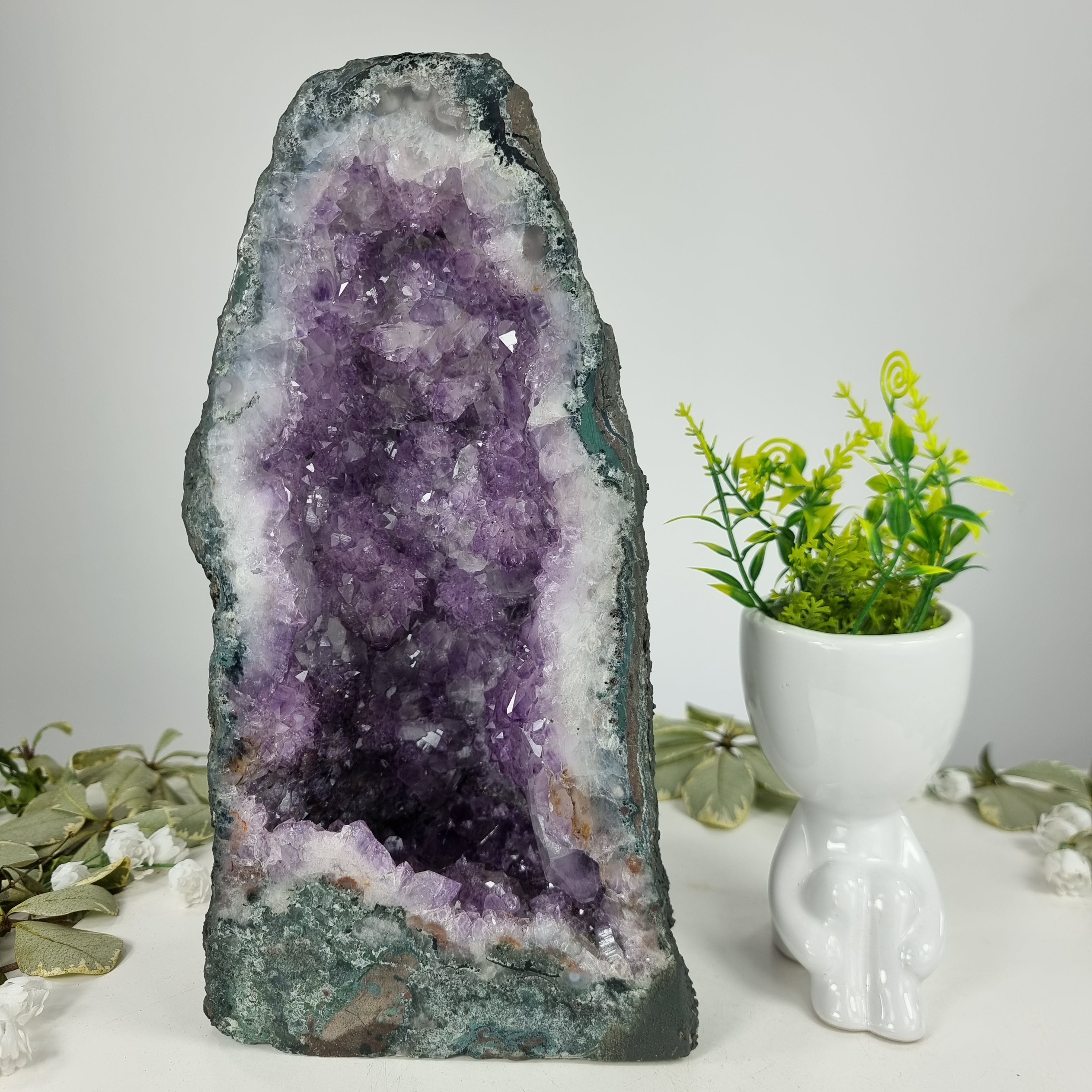 Capilla de Amatista Bruta Drusa - Geoda de Amatista de 4,10 kg, Energía, Belleza y Sofisticación