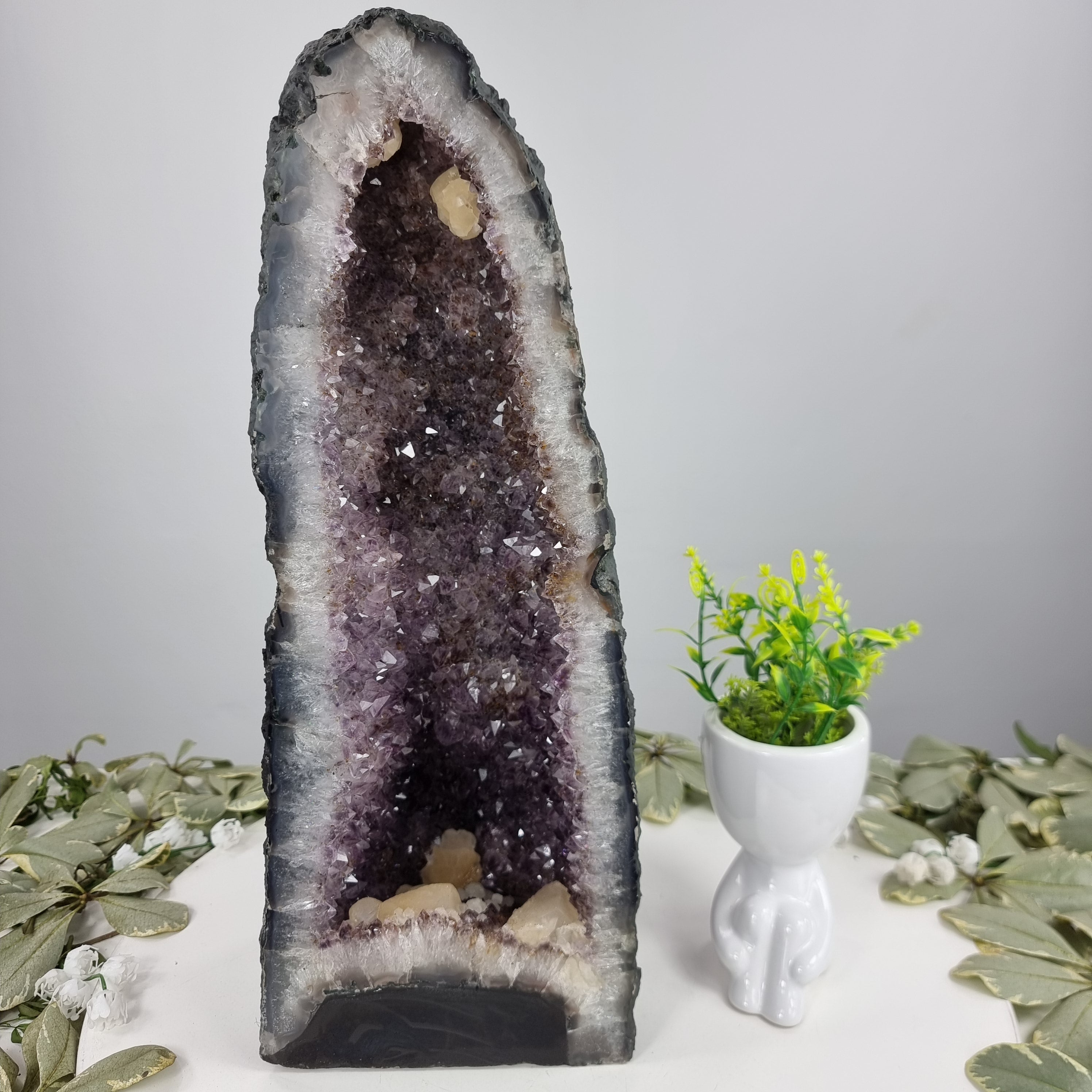 Capilla de Amatista Bruta Drusa - Geoda de Amatista 7,50 Kgs, Energía, Belleza y Sofisticación