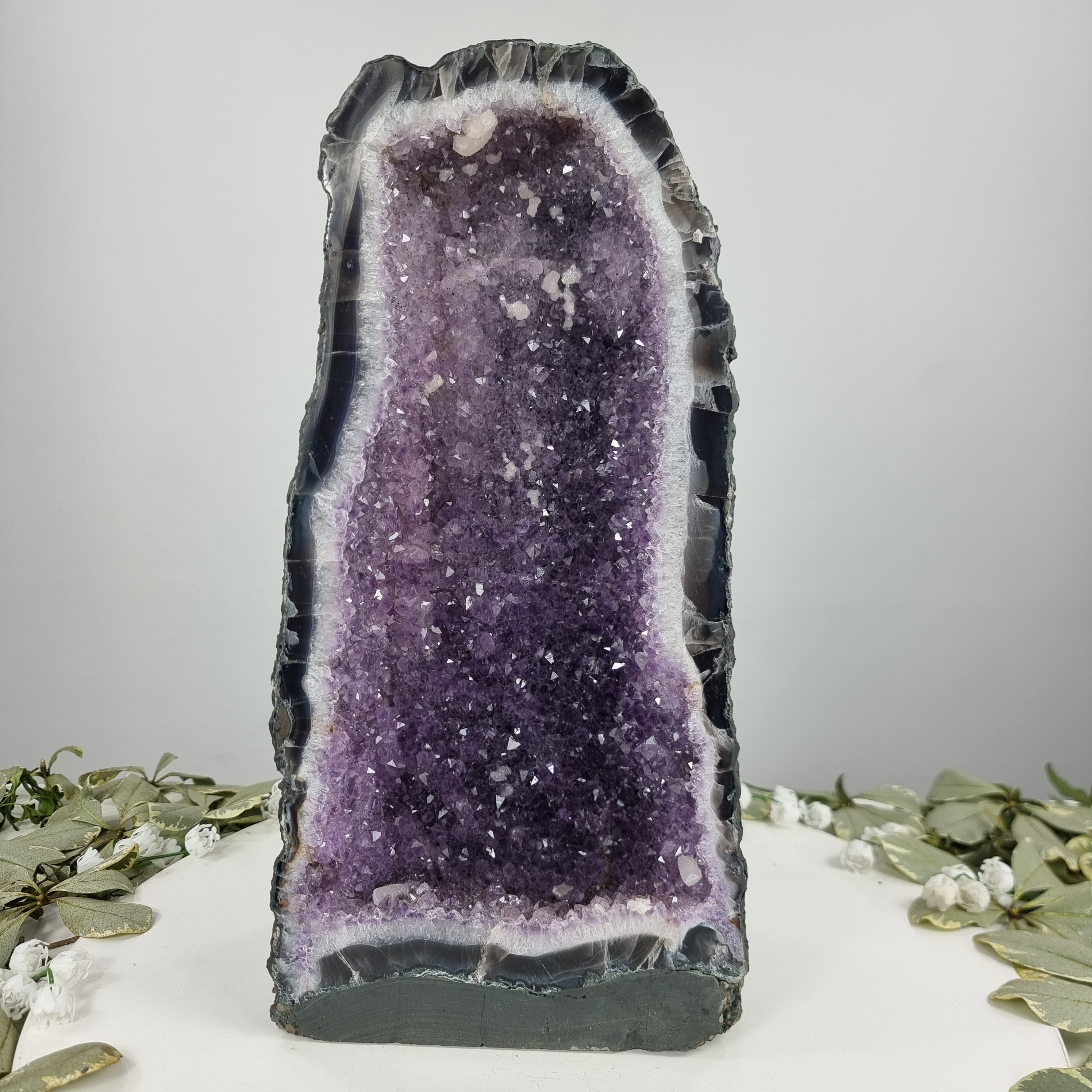 Capilla de Amatista Bruta Drusa - Geoda de Amatista 8,00 Kgs, Energía, Belleza y Sofisticación