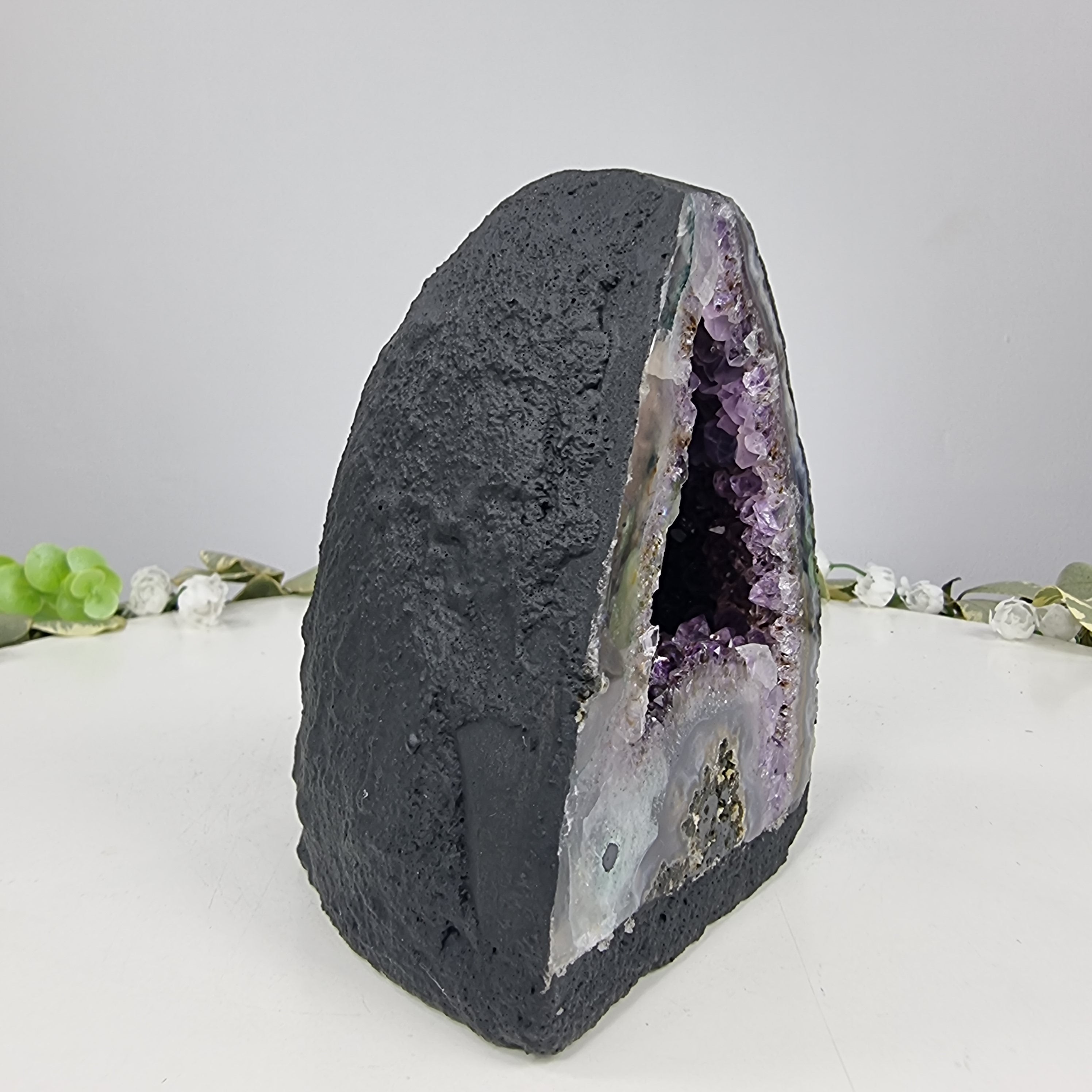 Capilla de Amatista en Bruto Drusa - Geoda de Amatista 1,10 Kgs, Energía, Belleza y Sofisticación