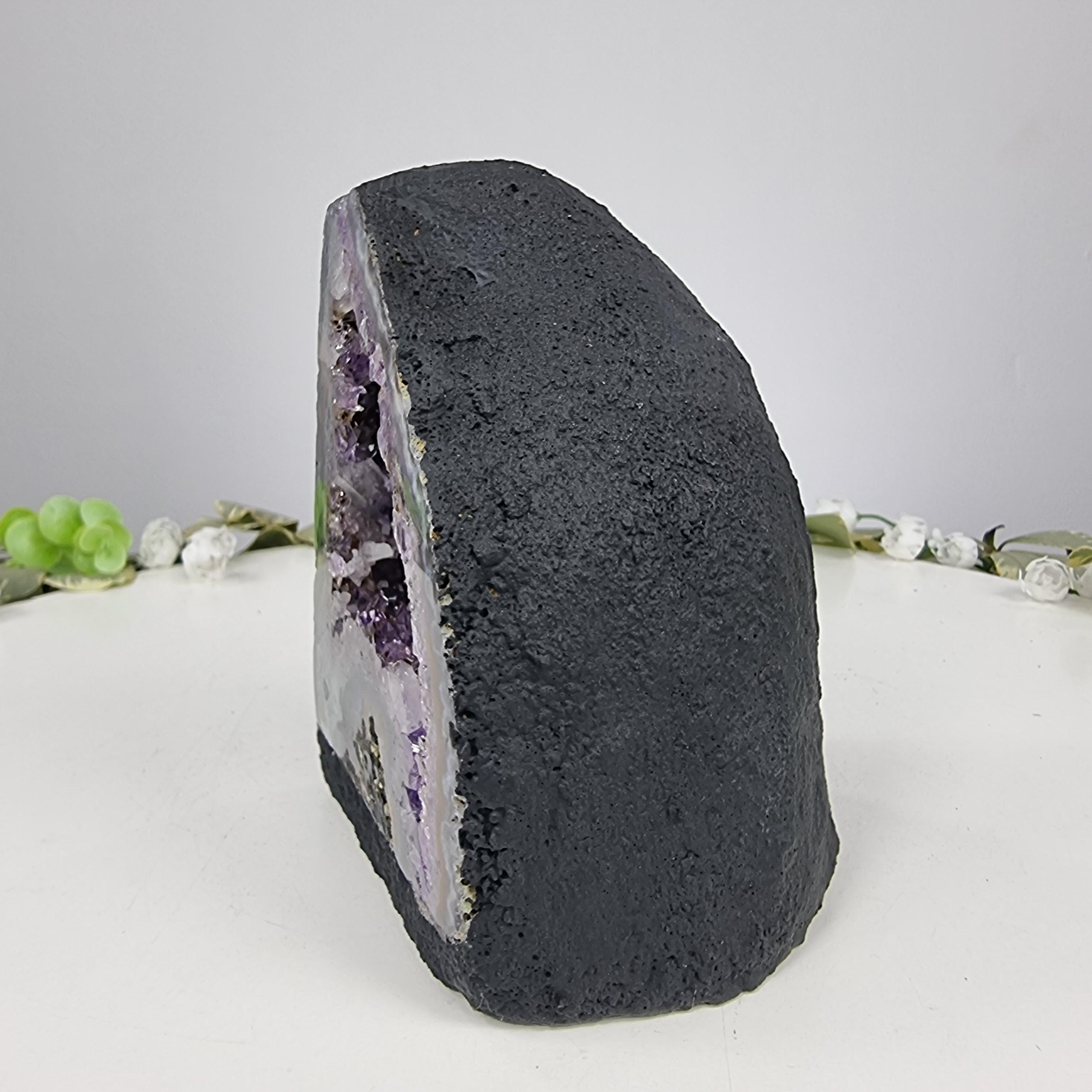 Capilla de Amatista en Bruto Drusa - Geoda de Amatista 1,10 Kgs, Energía, Belleza y Sofisticación