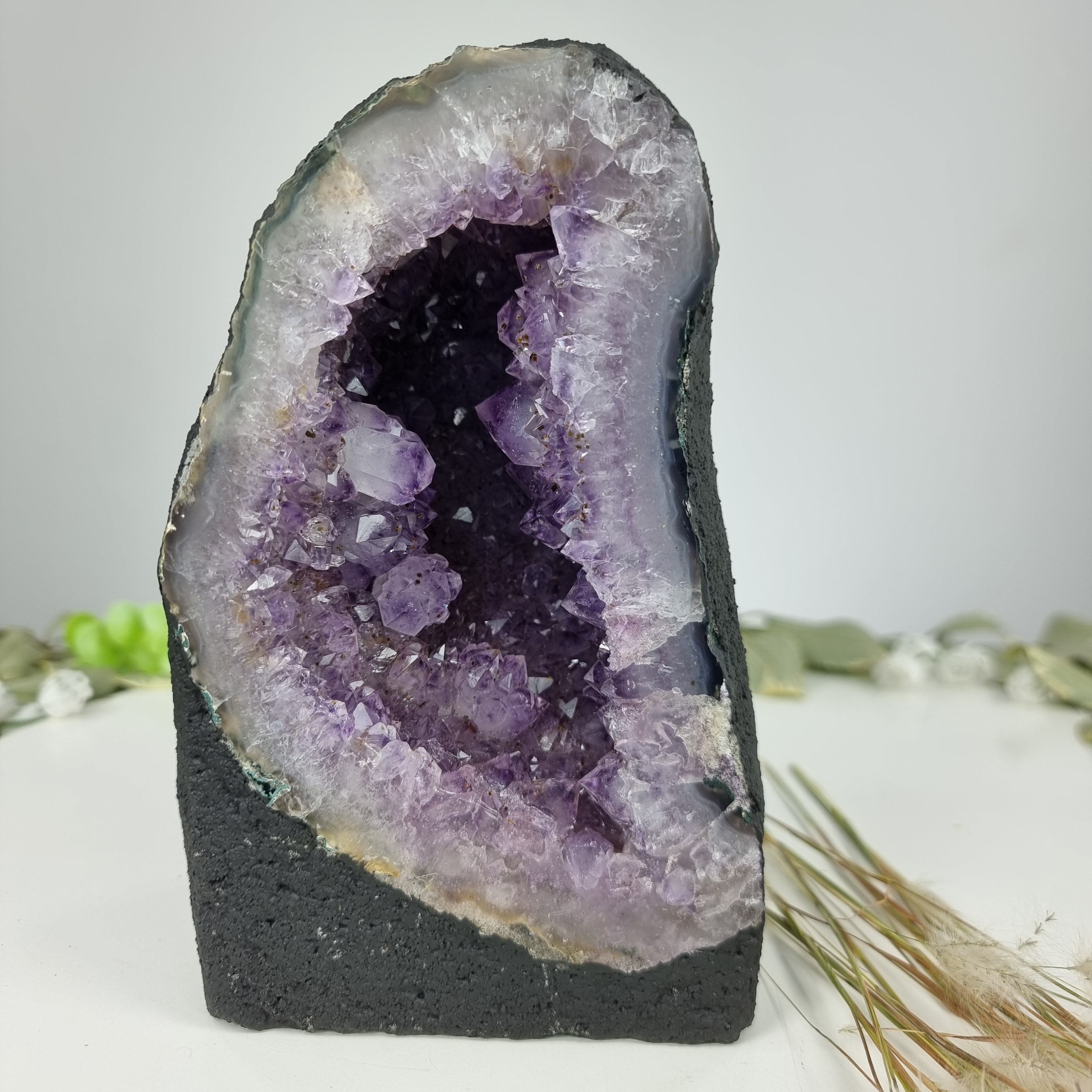 Amethyst Geode Chapel - 2.40 Kgs Amethyst Geode, Energy, Beauty, and Sophistication