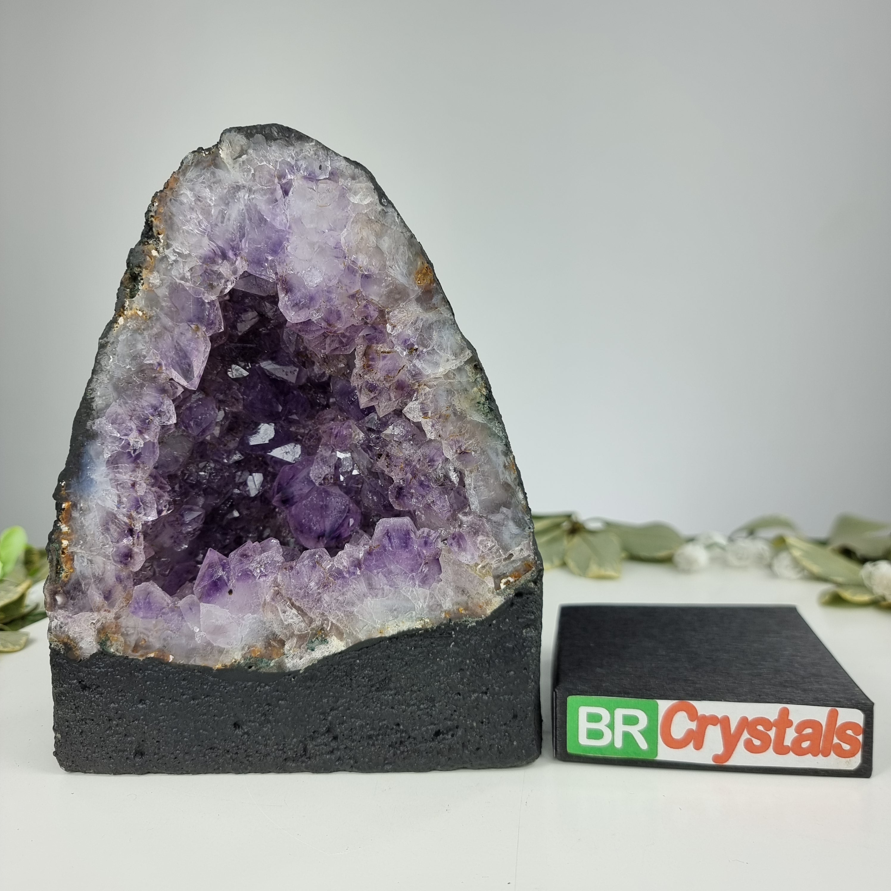 Capilla de Amatista Bruta Drusa - Geoda de Amatista 3,05 Kgs, Energía, Belleza y Sofisticación
