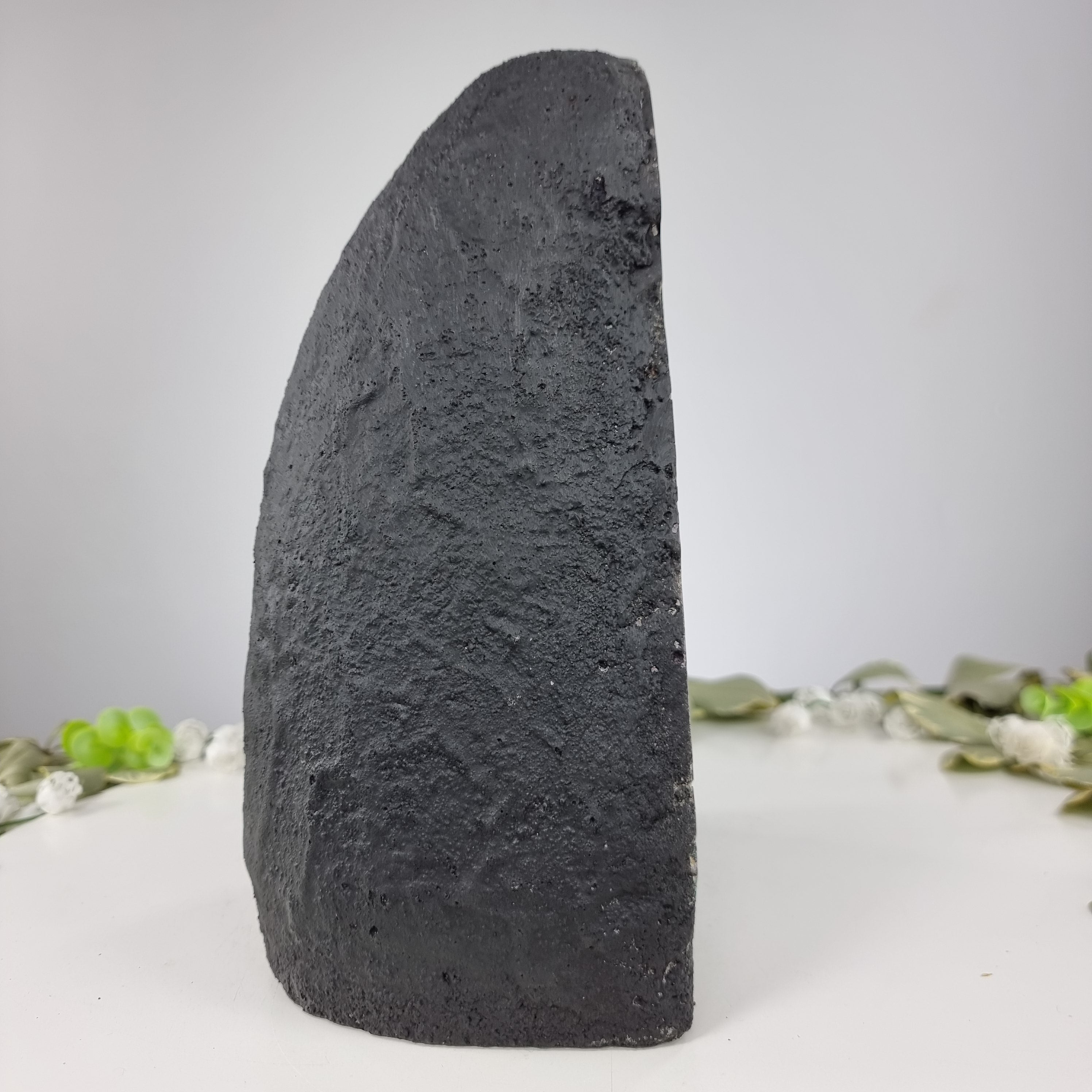 Capilla en Amatista Bruta Drusa - Geoda de Amatista 4,60 Kgs, Energía, Belleza y Sofisticación