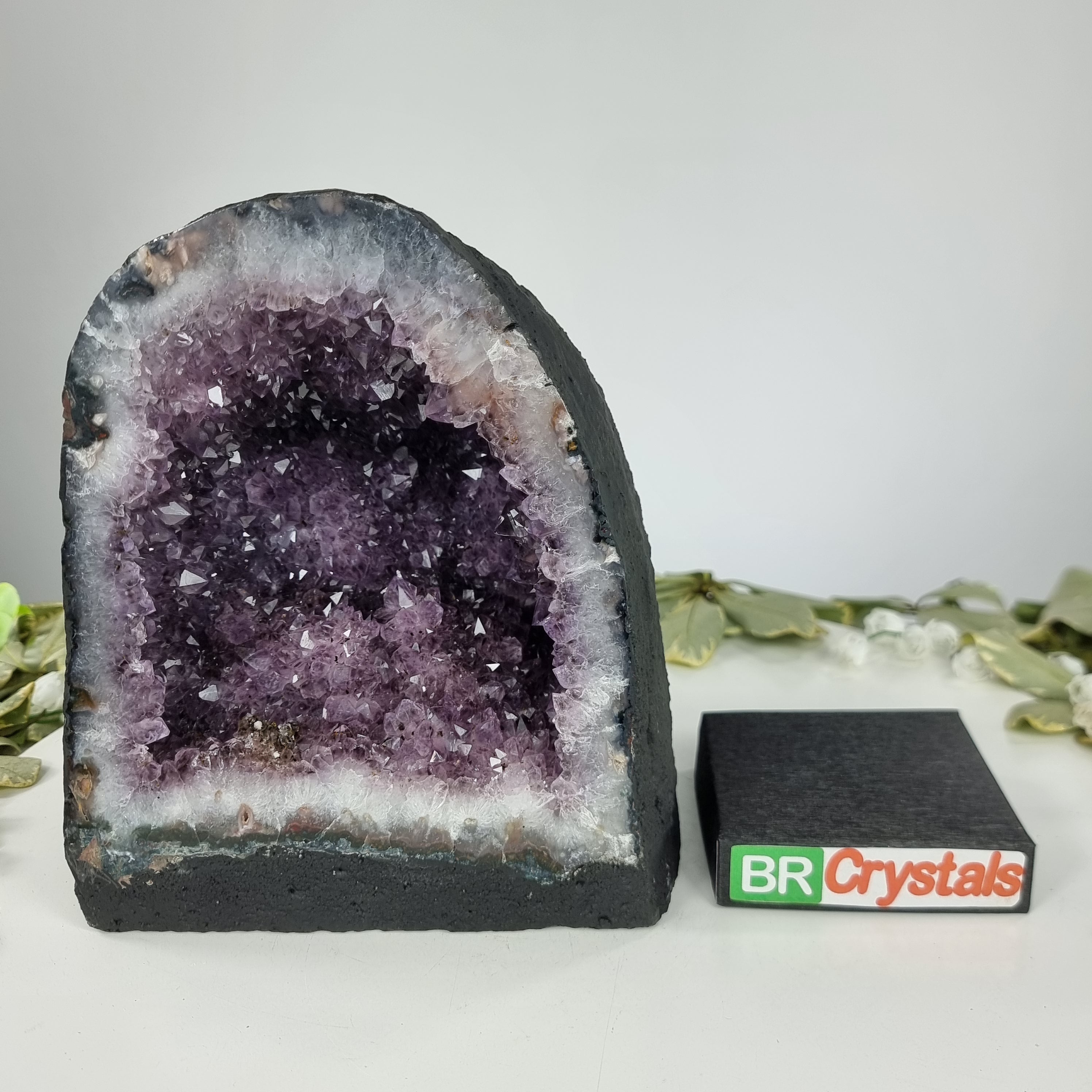 Capilla en Amatista Bruta Drusa - Geoda de Amatista 6,40 Kgs, Energía, Belleza y Sofisticación