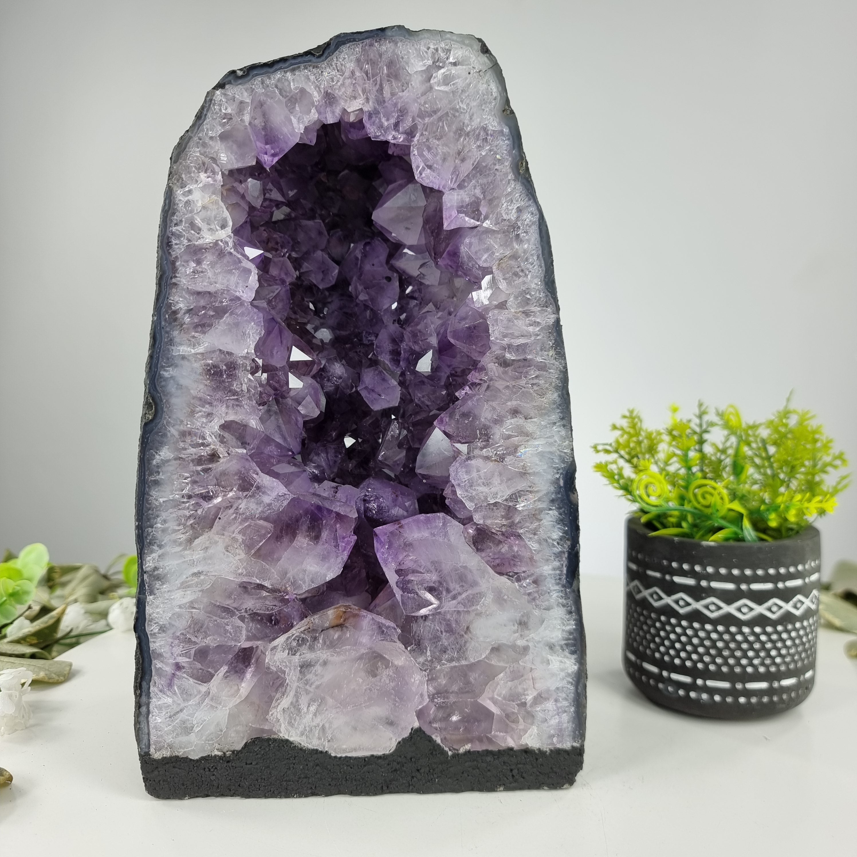 Capilla de Amatista Bruta Drusa - Geoda de Amatista 5,80 Kgs, Energía, Belleza y Sofisticación