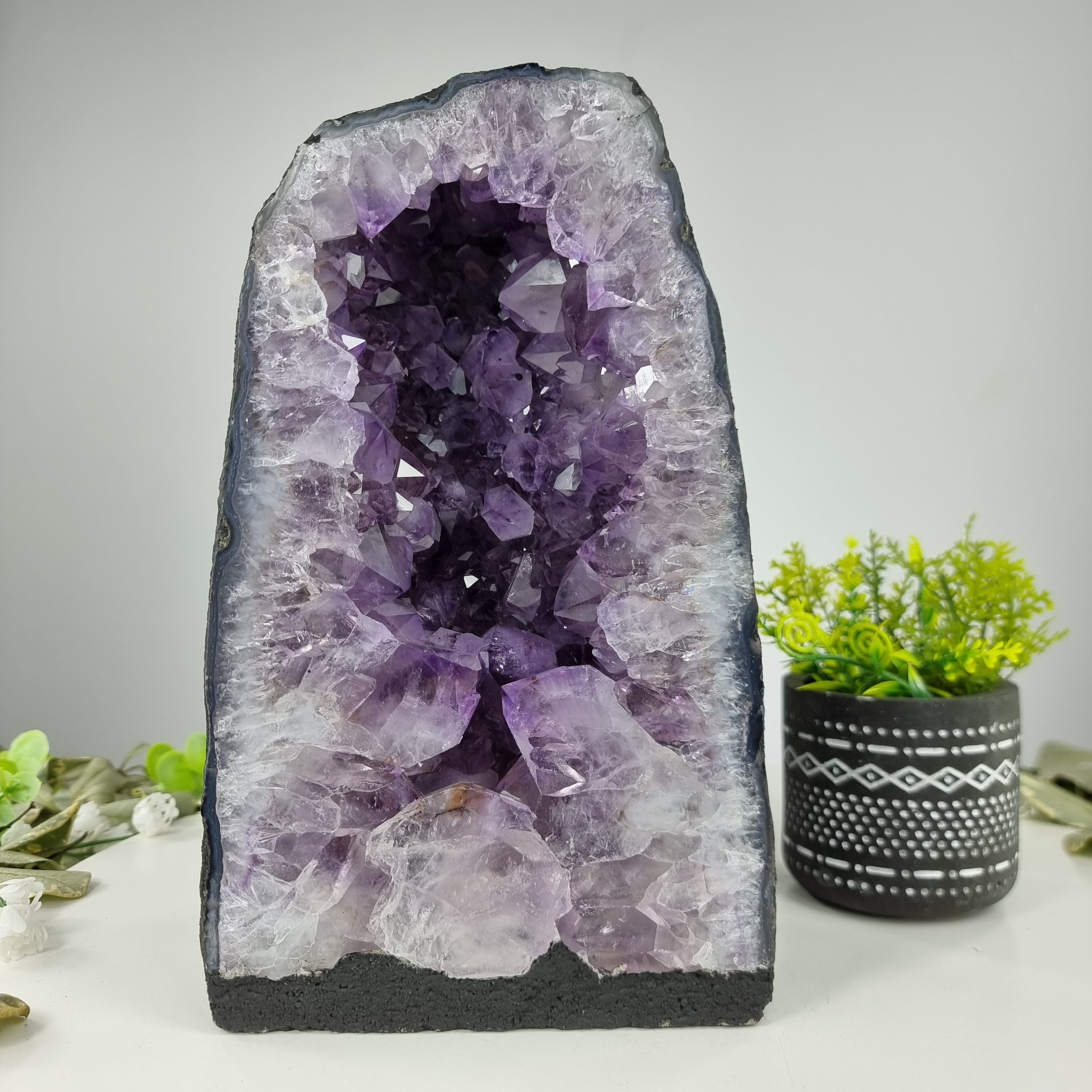 Capilla de Amatista Bruta Drusa - Geoda de Amatista 5,80 Kgs, Energía, Belleza y Sofisticación