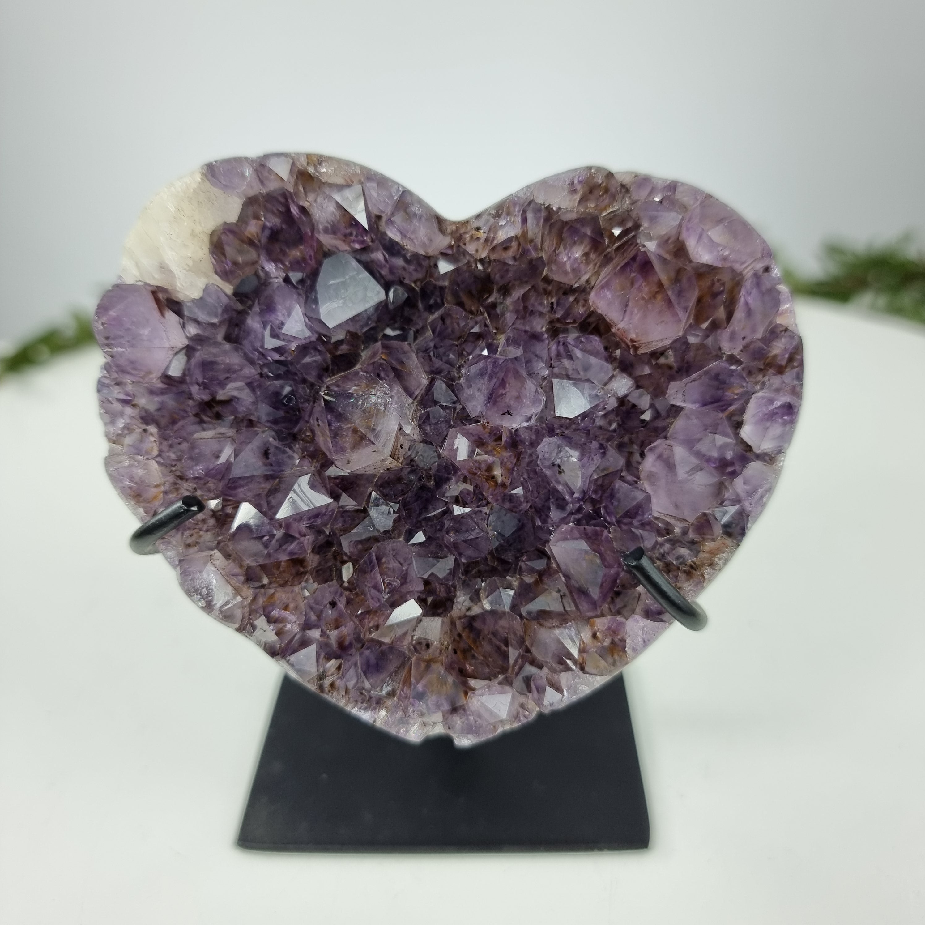 Corazón de Amatista Especial | Peso 0,40 Kgs, Altura 12 cm | Energía, Belleza y Sofisticación