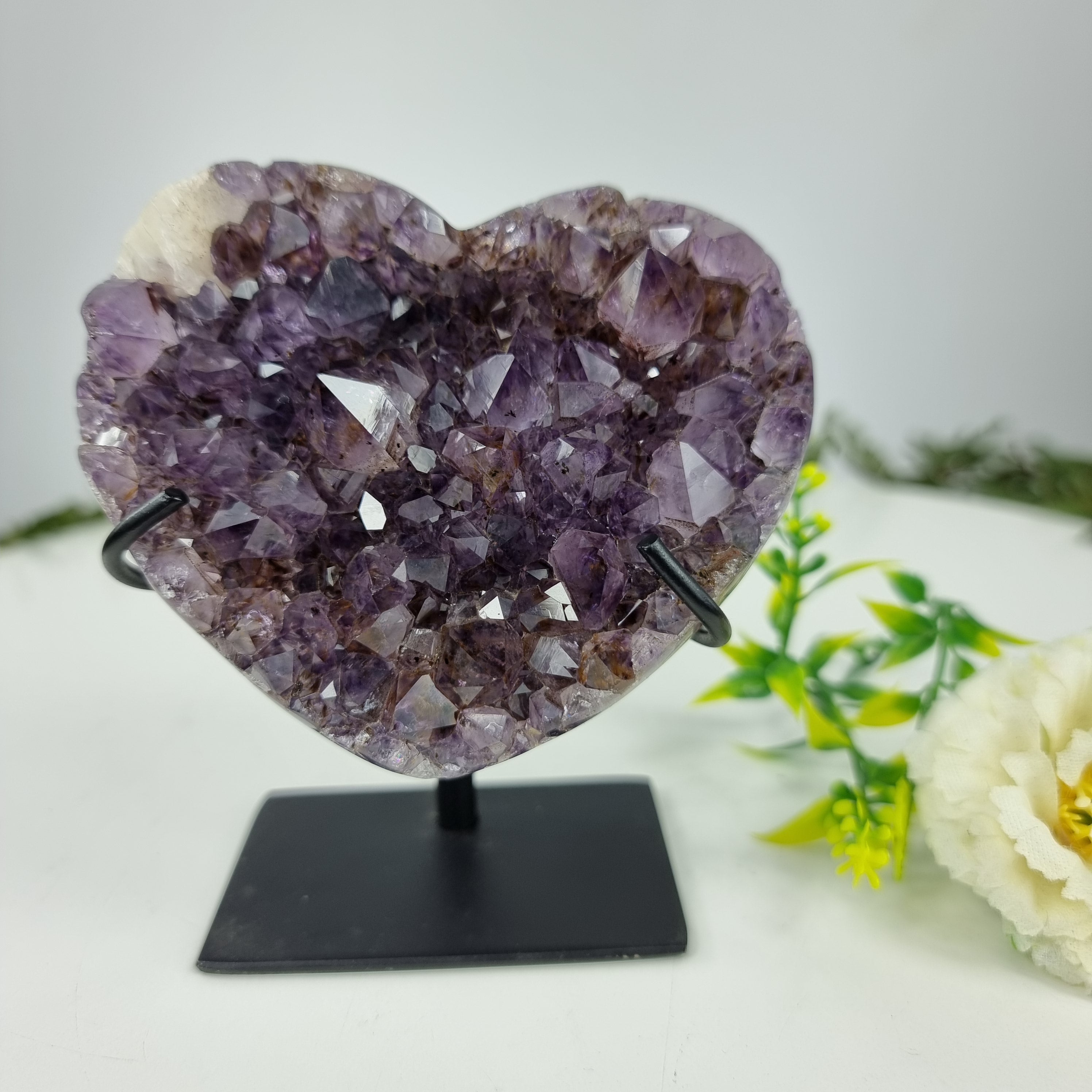 Corazón de Amatista Especial | Peso 0,40 Kgs, Altura 12 cm | Energía, Belleza y Sofisticación