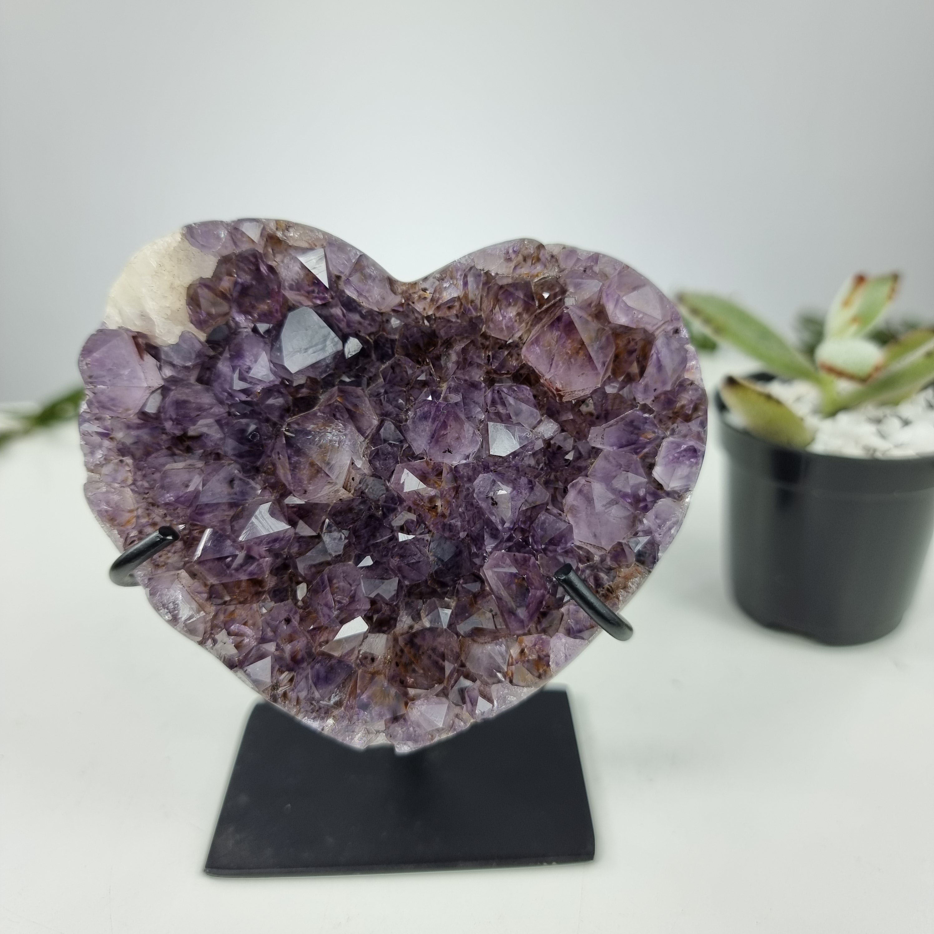 Corazón de Amatista Especial | Peso 0,40 Kgs, Altura 12 cm | Energía, Belleza y Sofisticación