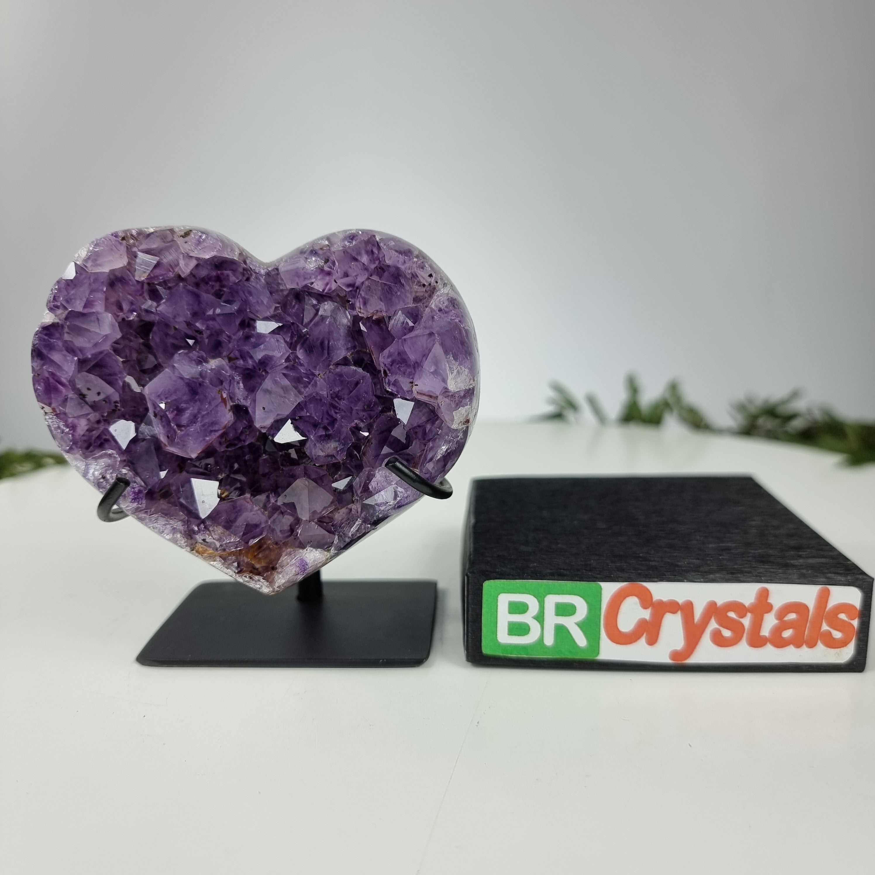 Corazón de Amatista Especial | Peso 0,550 Kgs, Altura 11 cm | Energía, Belleza y Sofisticación