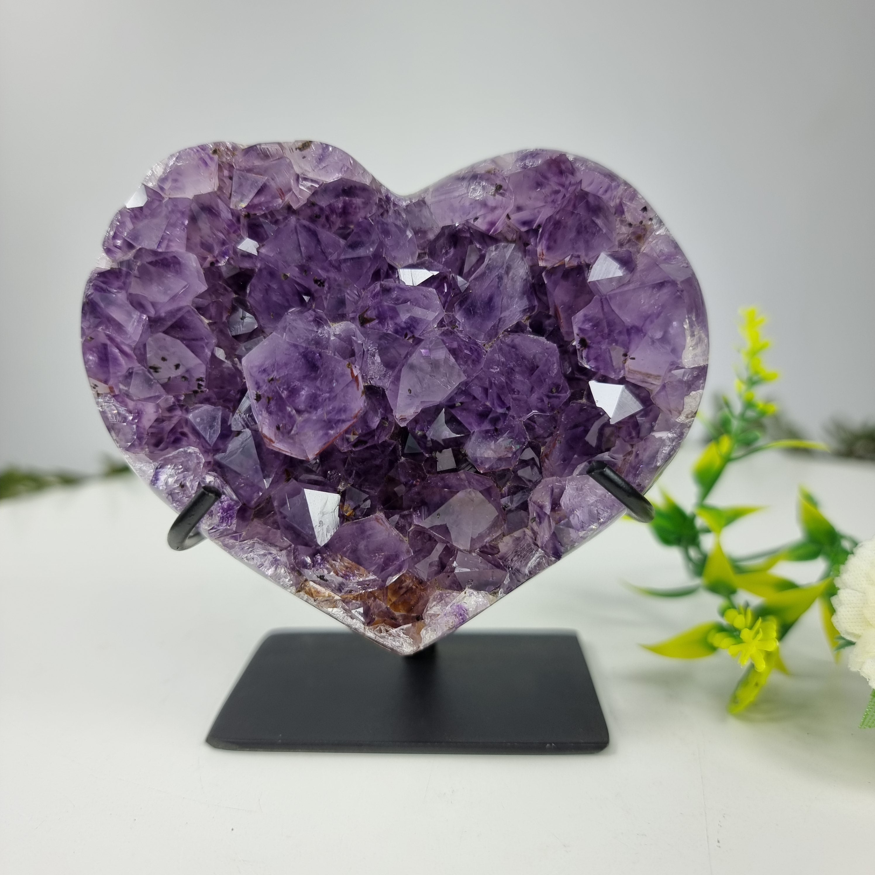 Corazón de Amatista Especial | Peso 0,550 Kgs, Altura 11 cm | Energía, Belleza y Sofisticación