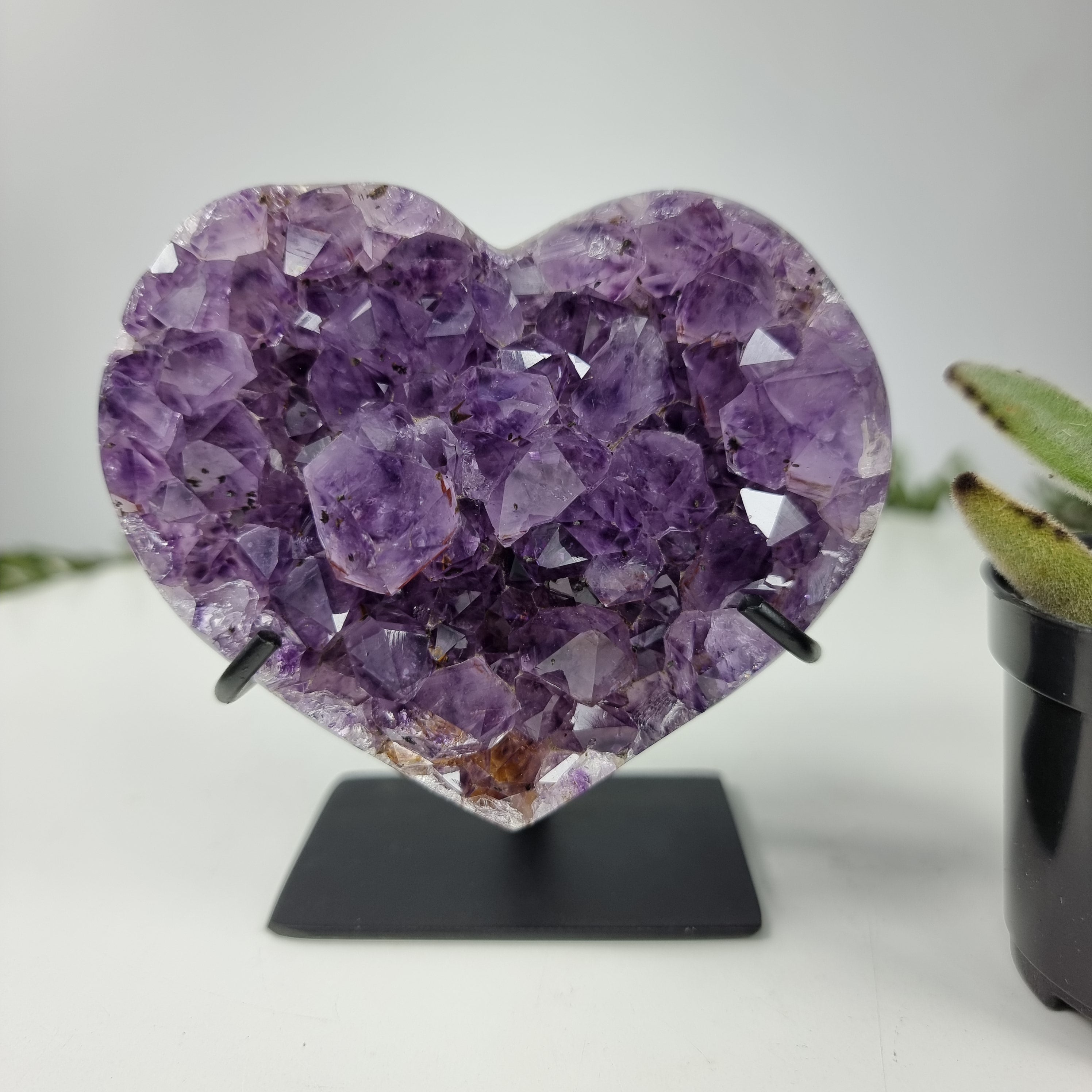 Corazón de Amatista Especial | Peso 0,550 Kgs, Altura 11 cm | Energía, Belleza y Sofisticación