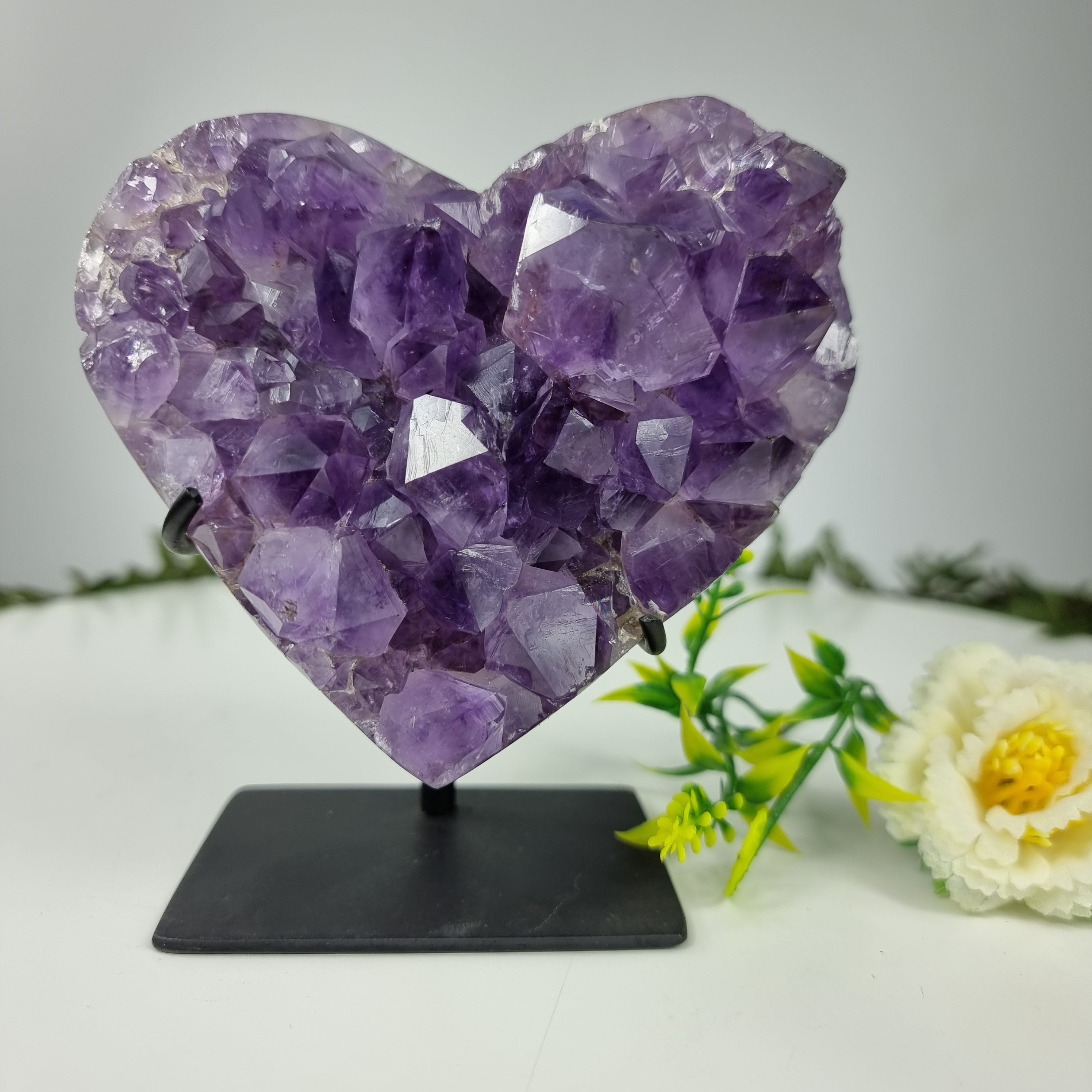 Corazón de Amatista Especial | Peso 0,760 kg, Altura 13 cm | Energía, Belleza y Sofisticación